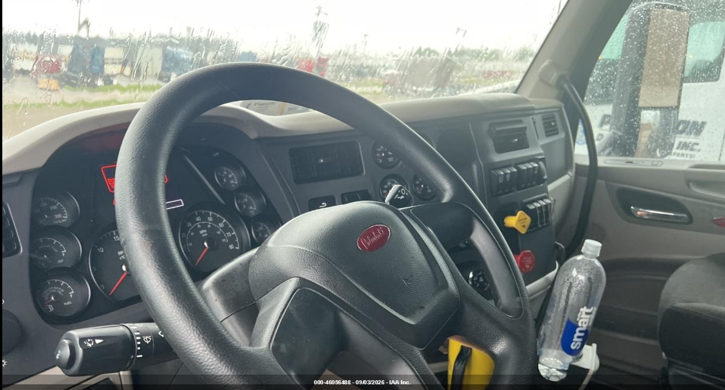 2020 Peterbilt 579 VIN 1XPBDP9X8LD650650 IAAI salvage auction — Repossession, Original (West Virginia), sold $5,650 on 2026-09-09 (photo 5)