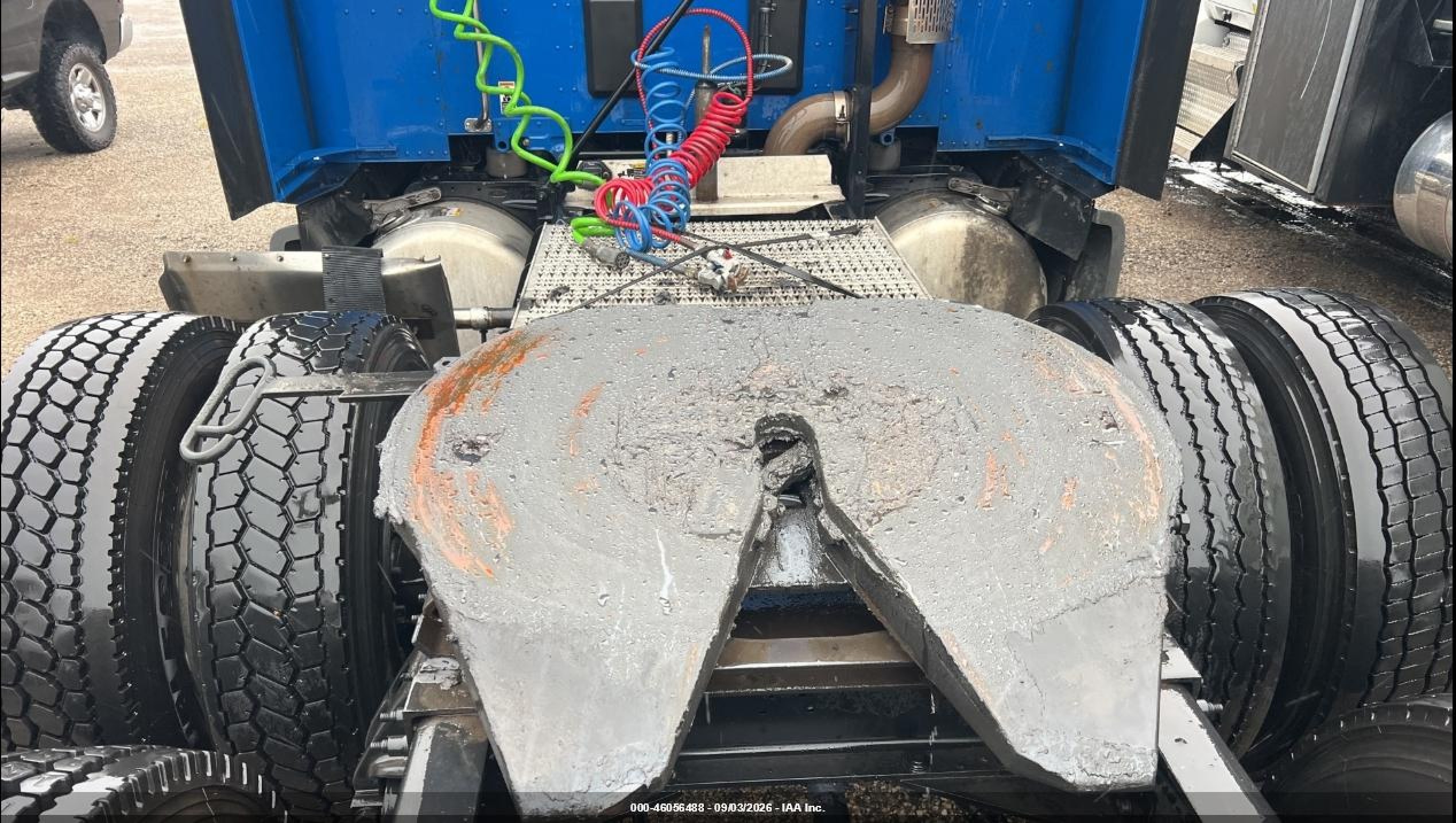 2020 Peterbilt 579 VIN 1XPBDP9X8LD650650 IAAI salvage auction — Repossession, Original (West Virginia), sold $5,650 on 2026-09-09 (photo 8)