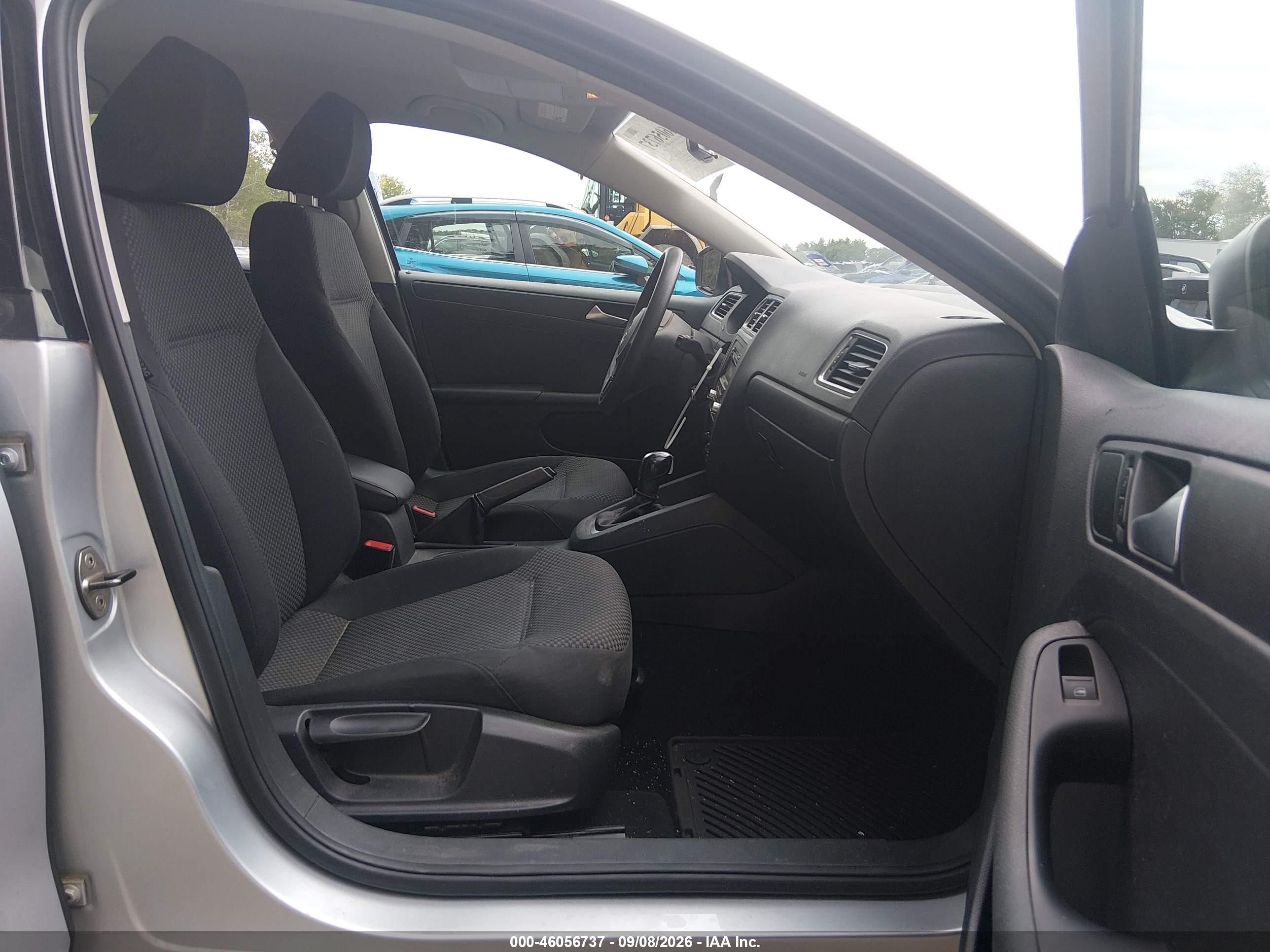 2014 Volkswagen Jetta VIN 3VW2K7AJ6EM366405 IAAI salvage auction — Side, Clear (Massachusetts), sold $1,650 on 2026-09-12 (photo 5)