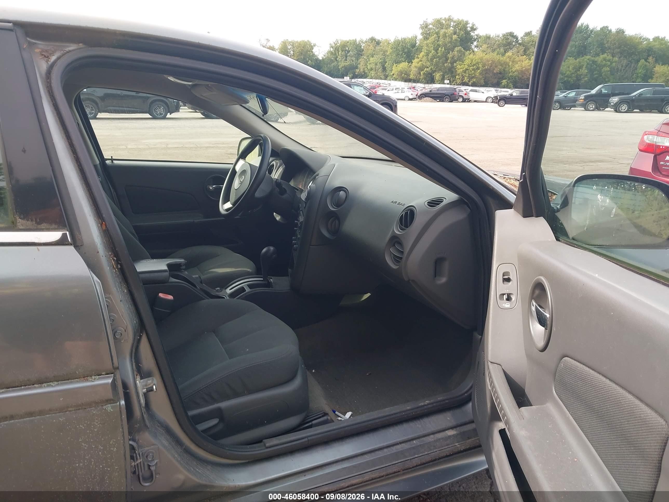 2004 Pontiac Grand prix VIN 2G2WP522541233565 IAAI salvage auction — Normal Wear, Clear (Michigan), sold $375 on 2026-09-21 (photo 5)