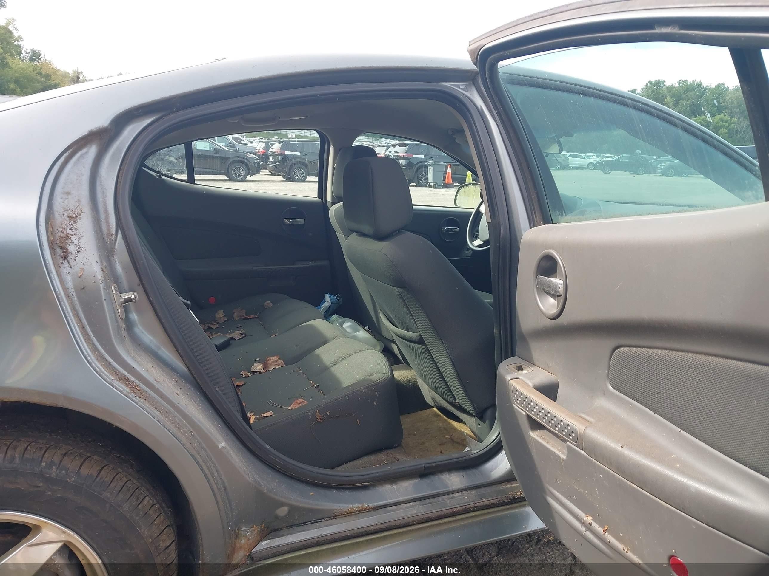 2004 Pontiac Grand prix VIN 2G2WP522541233565 IAAI salvage auction — Normal Wear, Clear (Michigan), sold $375 on 2026-09-21 (photo 8)