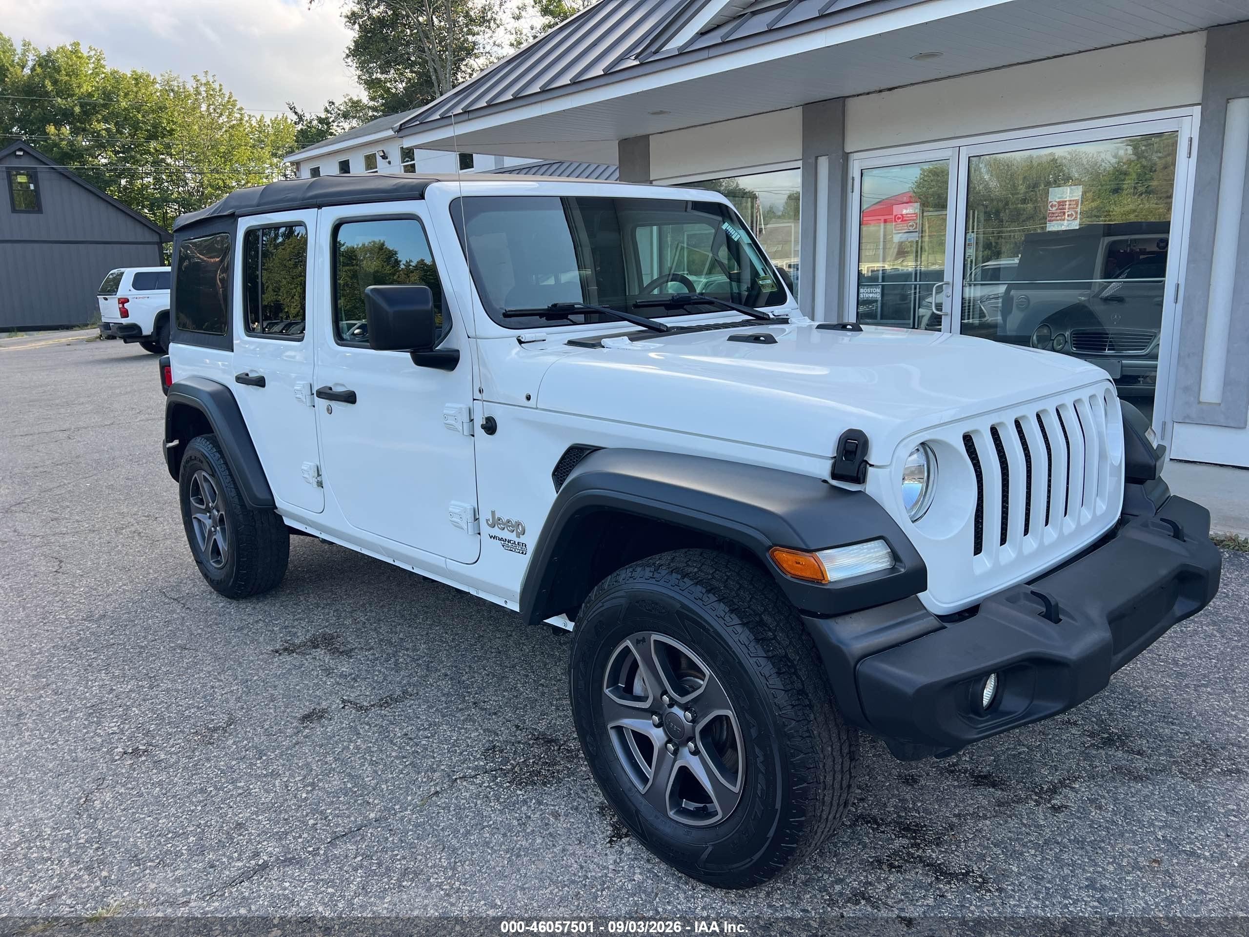 2018 Jeep Wrangler Unlimited VIN 1C4HJXDG6JW168157 — IAAI salvage auction photo