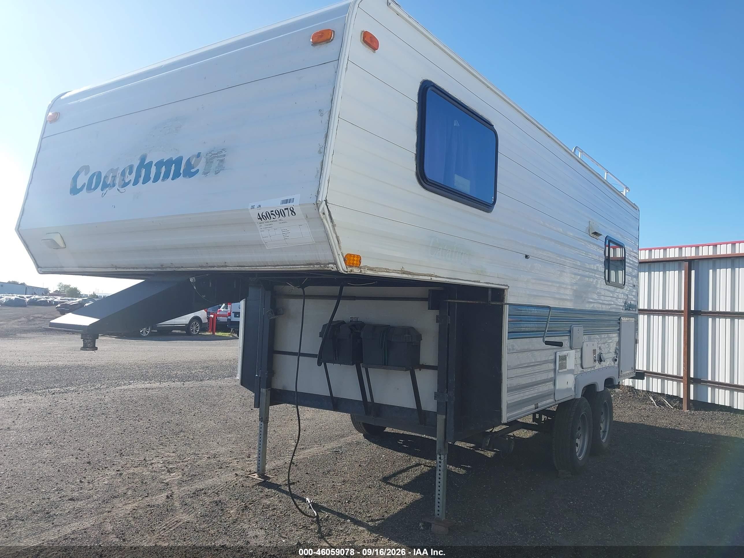 1997 Coachmen 5th Wheel VIN 1TC3B0947VG004935 IAAI salvage auction — Normal Wear, Clear (Washington), sold $25 on 2026-10-20 (photo 2)