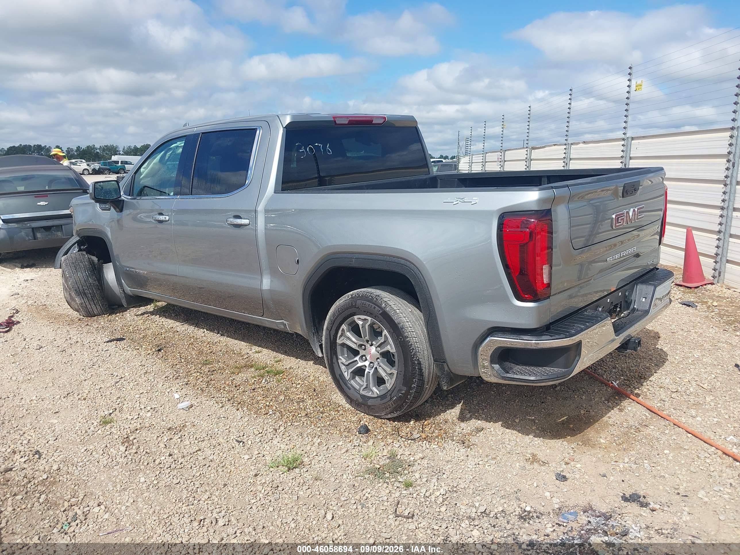 2026 GMC Sierra 1500 VIN 1GTUUDED5TZ267837 IAAI salvage auction — Front End, Enterprise Vehicles Clear Only (South Carolina), sold $20,100 on 2026-09-14 (photo 3)