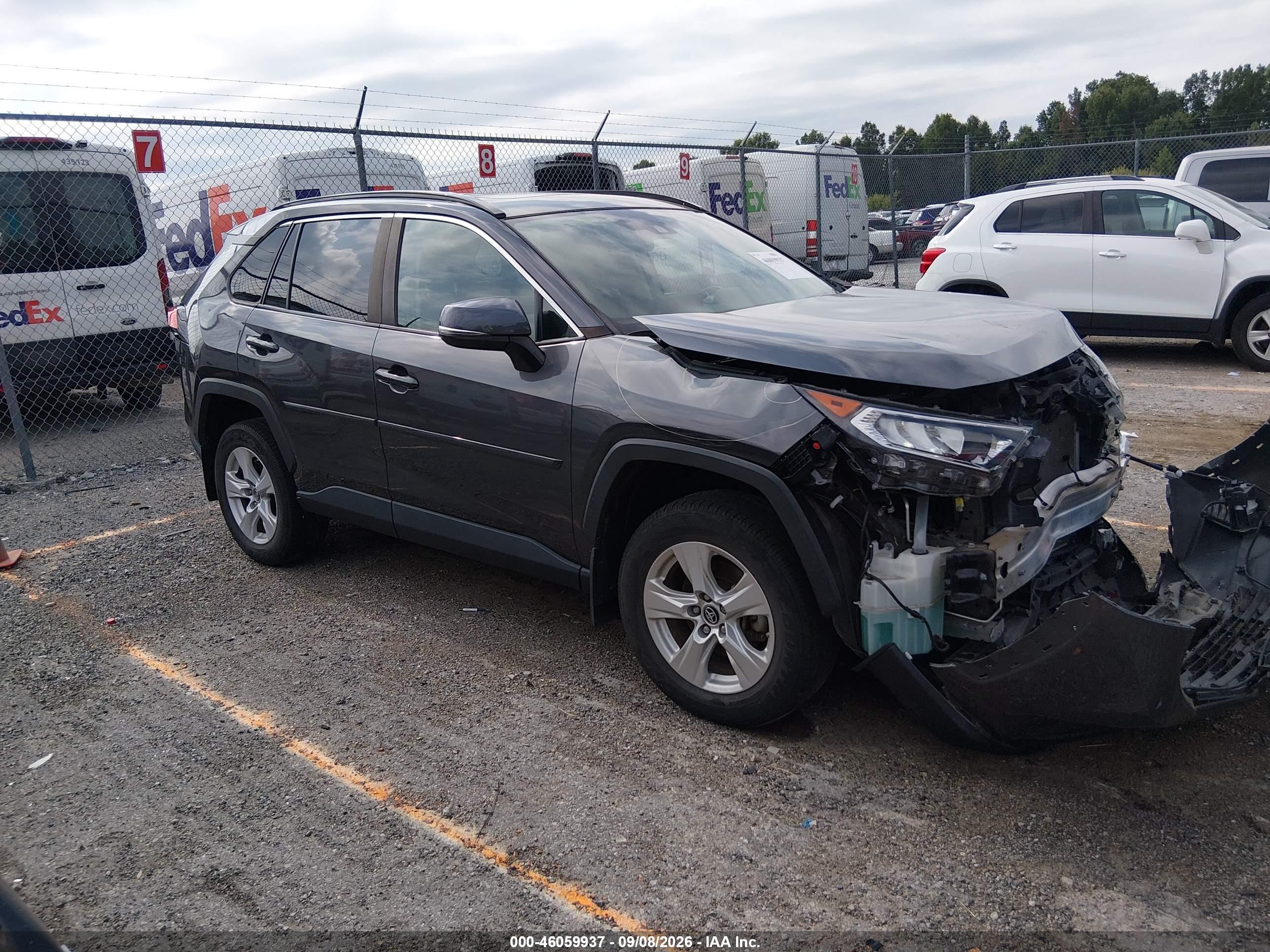 2019 Toyota RAV4 VIN 2T3P1RFV0KW079784 — IAAI salvage auction photo