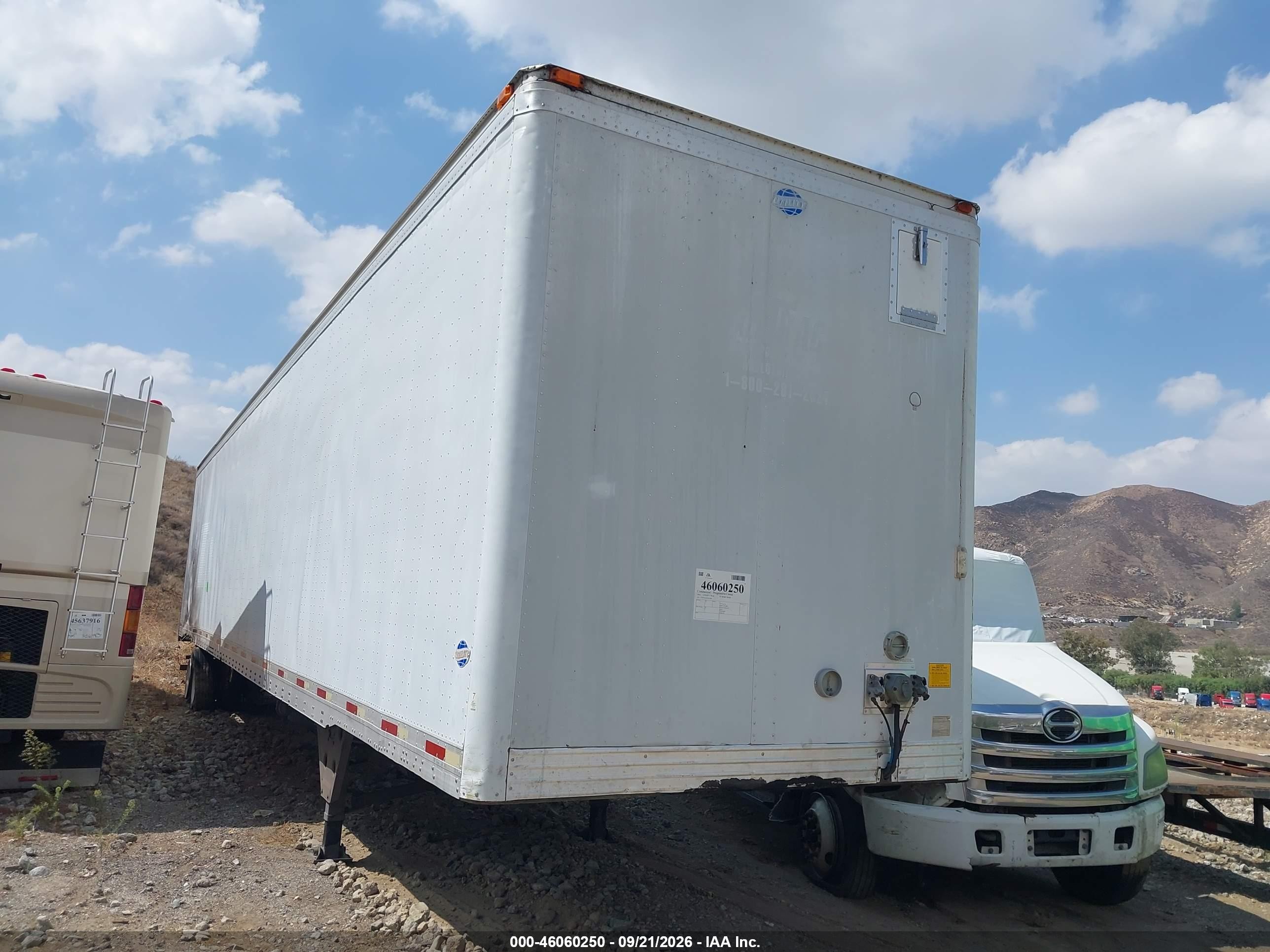 2001 Utility Trailer Mfg Utility Trailer Mfg VIN 1UYVS25361C427604 IAAI salvage auction — Unknown, Non-Repairable (California), sold $100 on 2026-09-30 (photo 1)