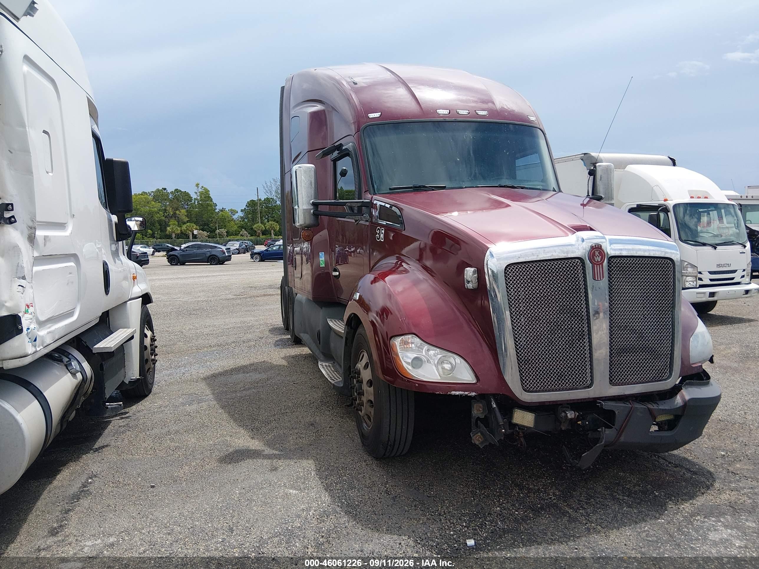 2017 Kenworth T680 VIN 1XKYDP9X3HJ146631 — IAAI salvage auction photo
