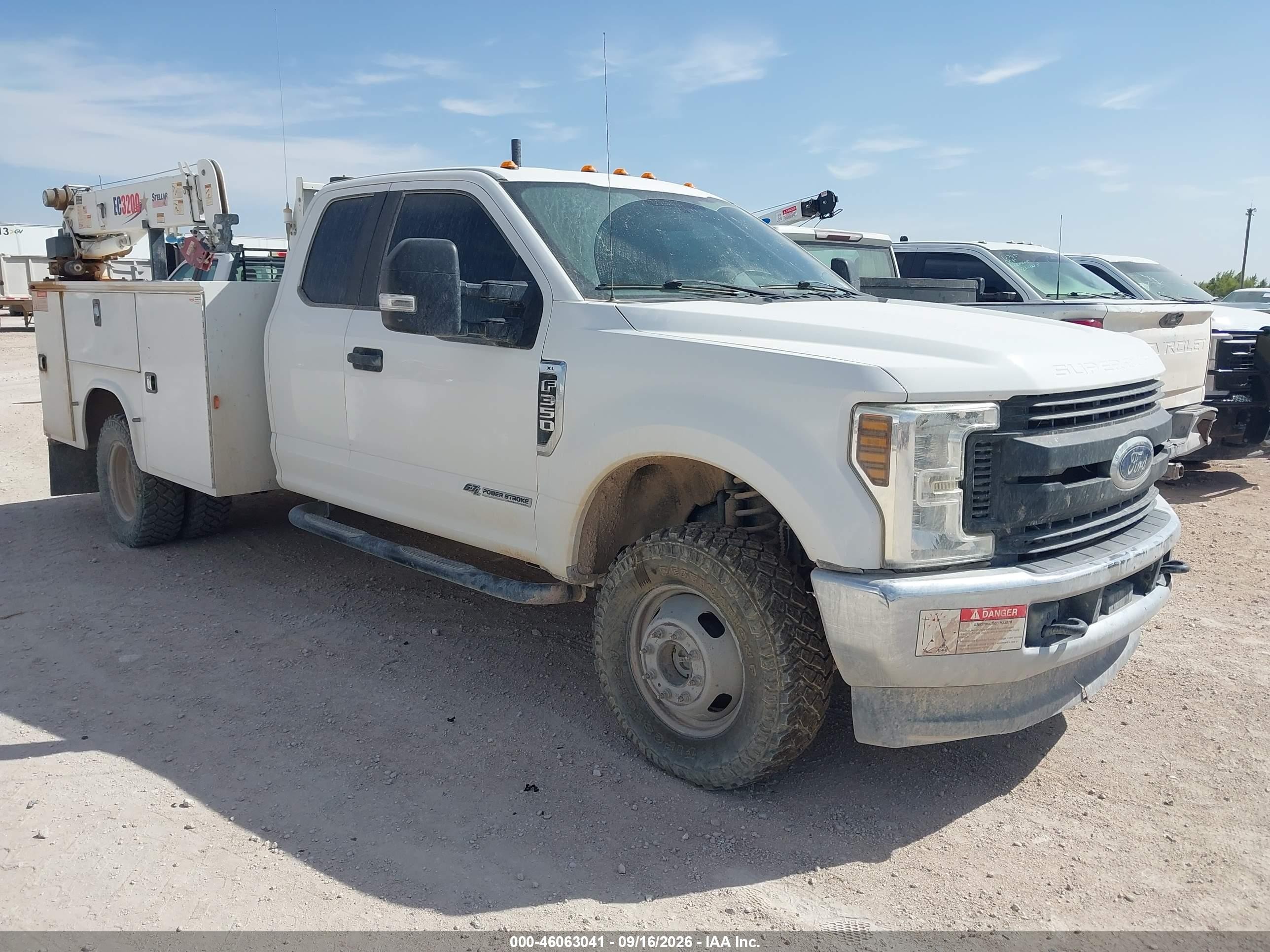 2019 Ford F-550 Super Duty VIN 1FD8X3HT5KEC31380 — IAAI salvage auction photo