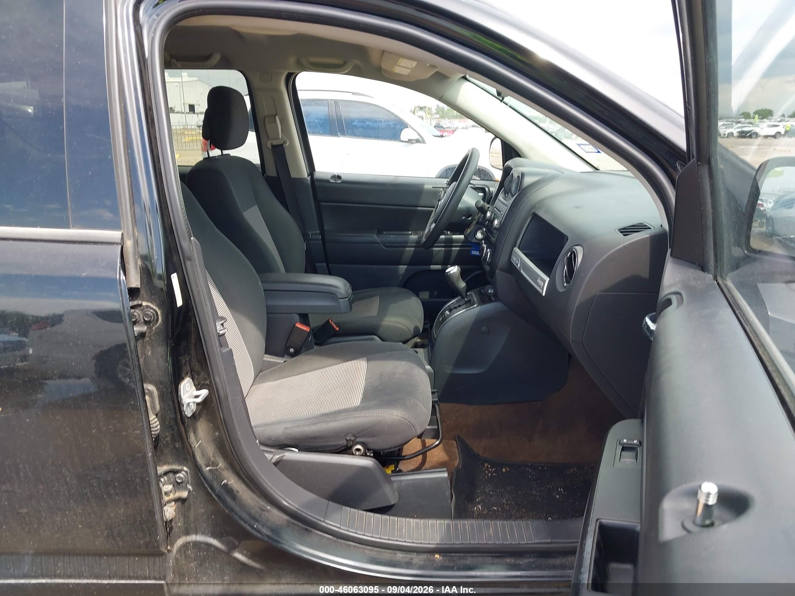 2014 Jeep Compass VIN 1C4NJCBA6ED777681 IAAI salvage auction — Normal Wear, Original (Texas), sold $975 on 2026-09-10 (photo 5)
