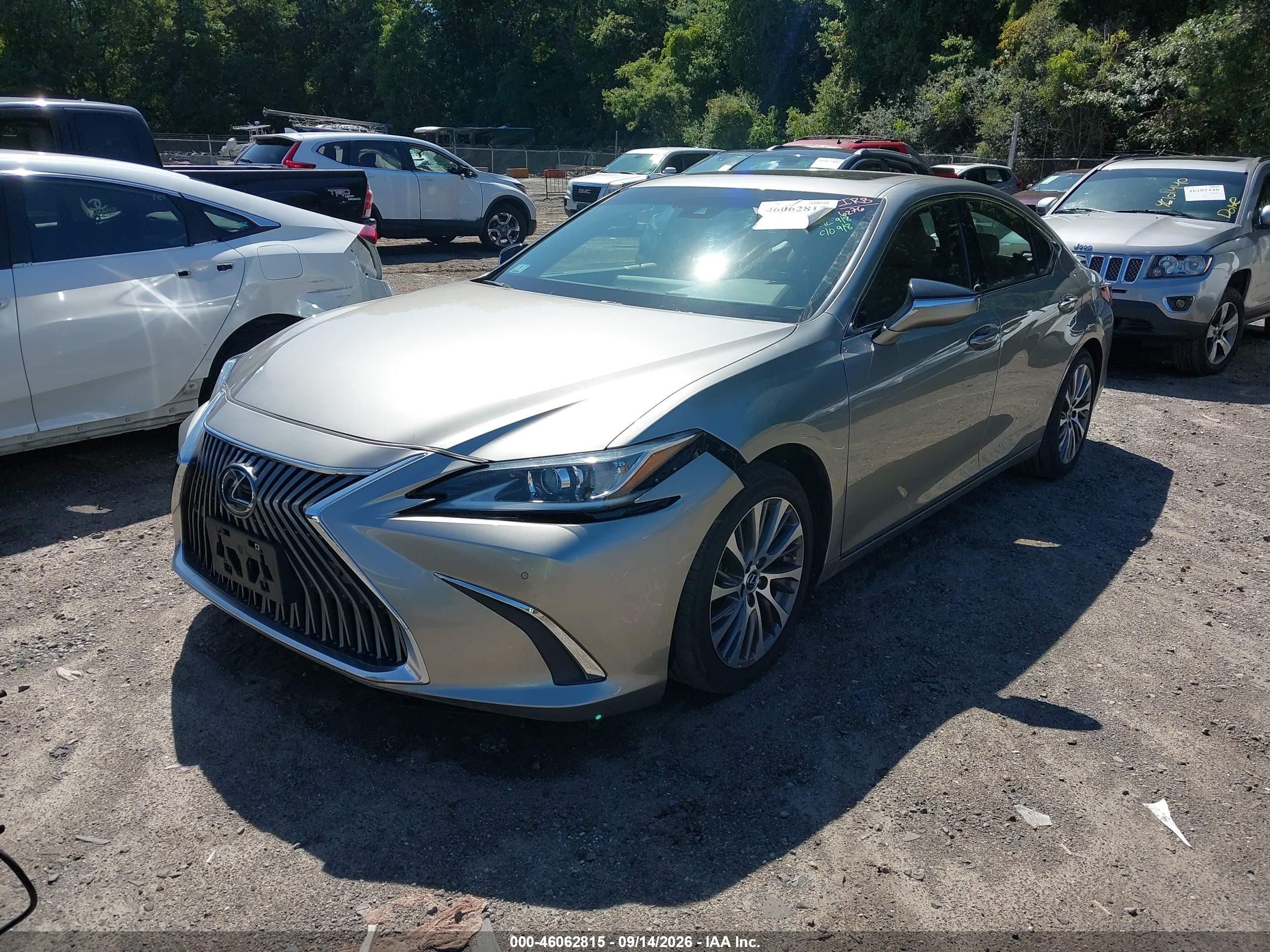 2021 Lexus ES VIN 58ADZ1B17MU106905 IAAI salvage auction — Front End, Salvage (Massachusetts), sold $18,700 on 2026-10-14 (photo 2)