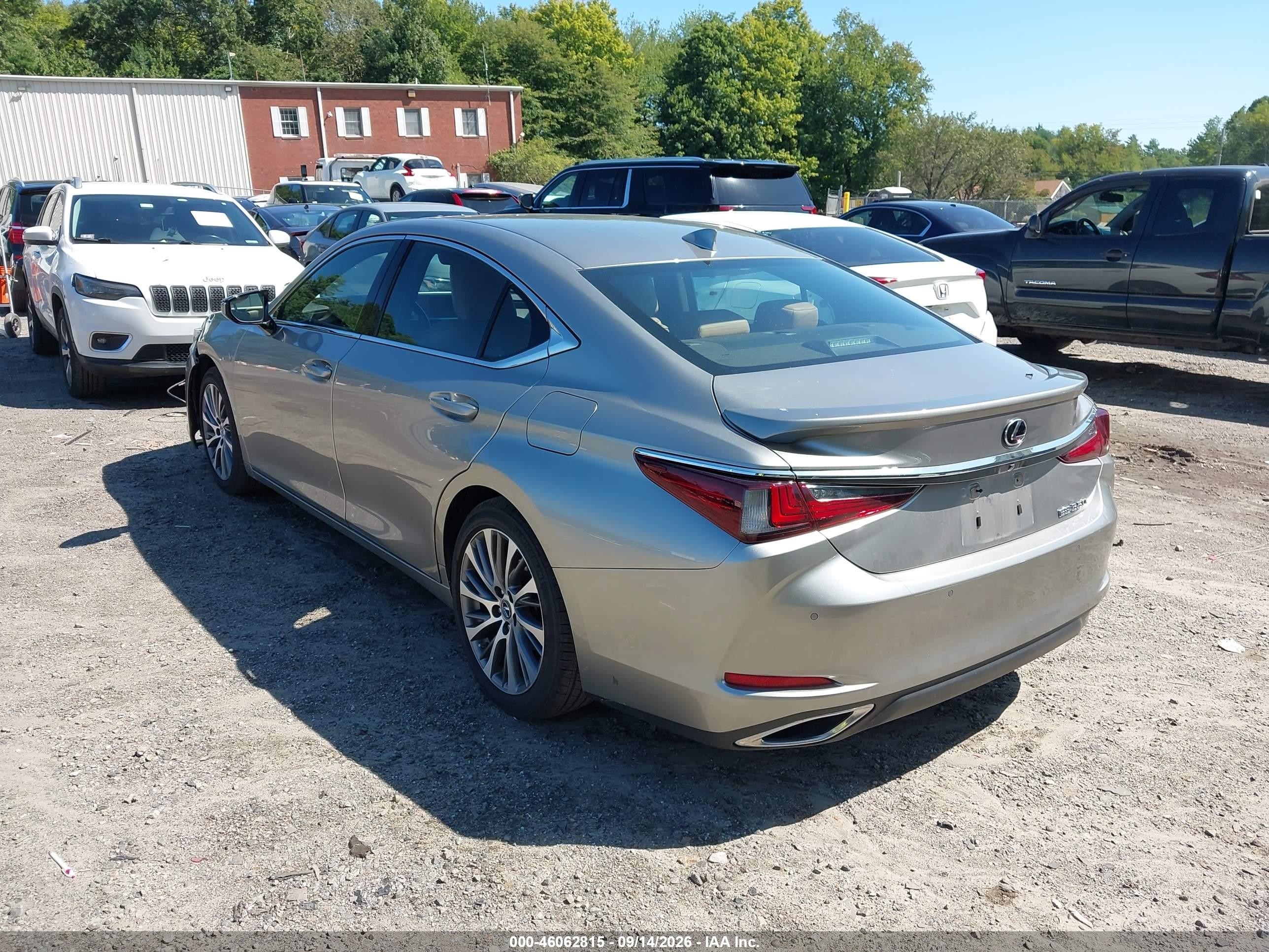 2021 Lexus ES VIN 58ADZ1B17MU106905 IAAI salvage auction — Front End, Salvage (Massachusetts), sold $18,700 on 2026-10-14 (photo 3)