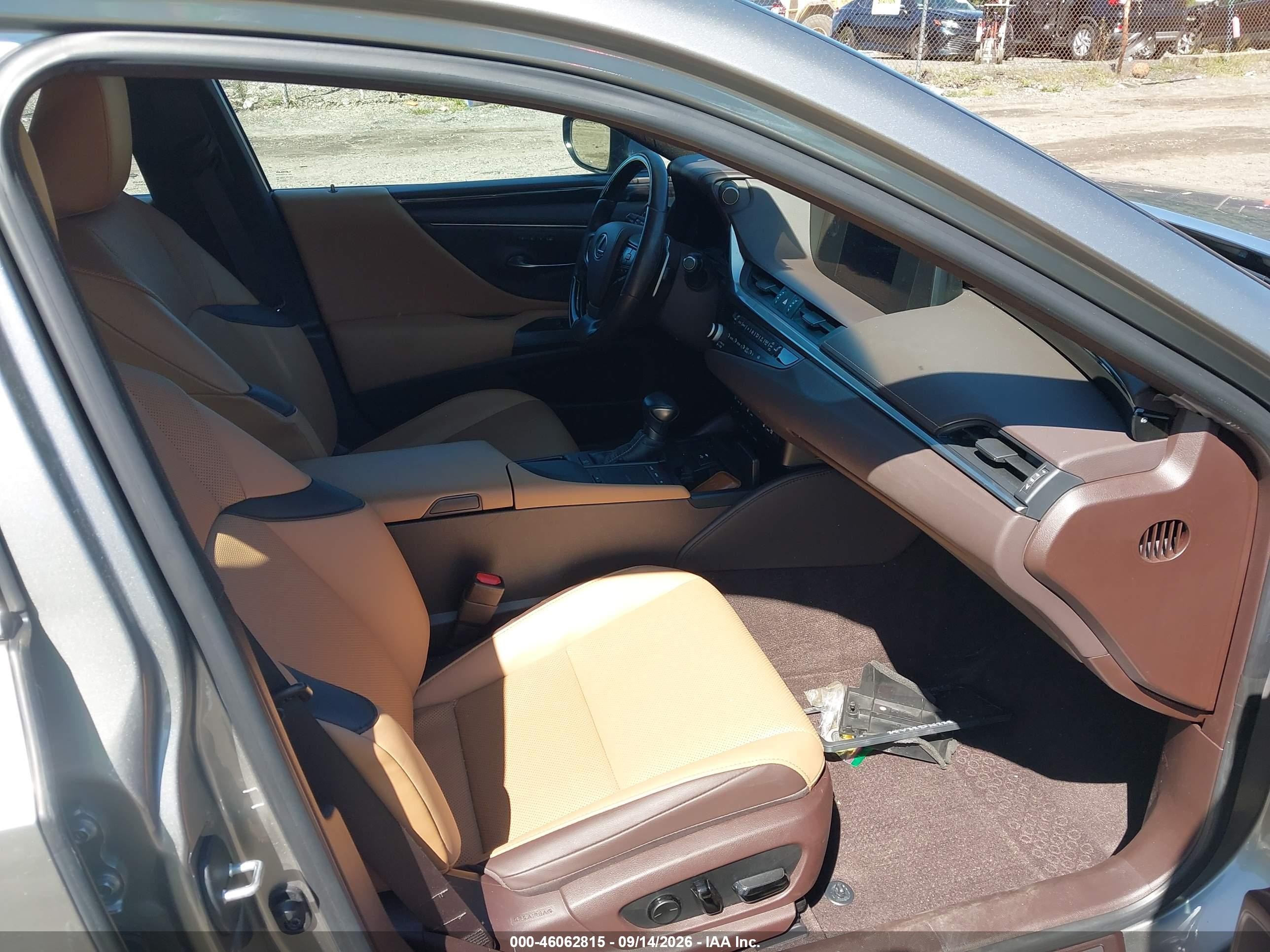2021 Lexus ES VIN 58ADZ1B17MU106905 IAAI salvage auction — Front End, Salvage (Massachusetts), sold $18,700 on 2026-10-14 (photo 5)