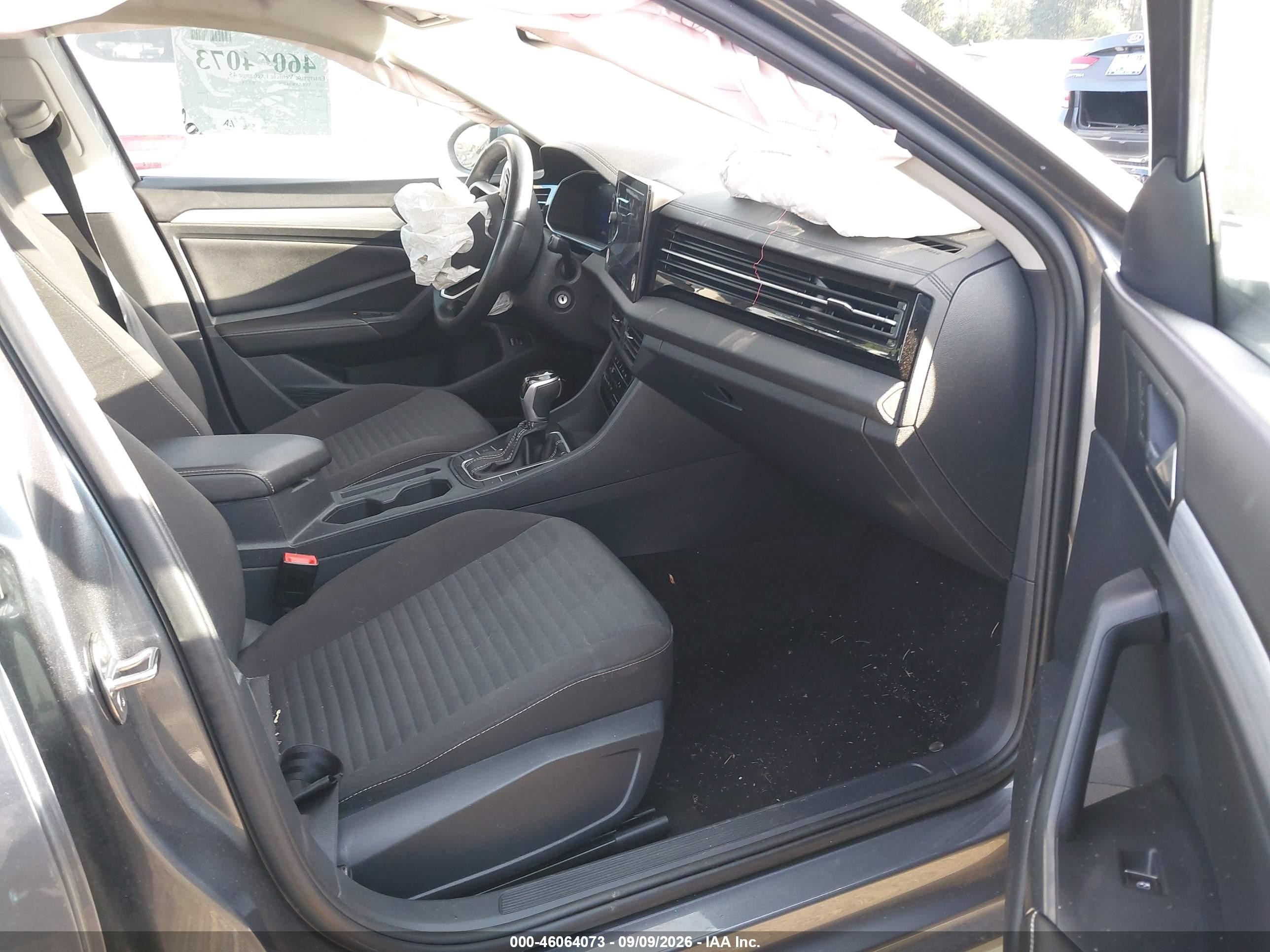 2025 Volkswagen Jetta VIN 3VW5X7BU8SM023307 IAAI salvage auction — Front End, Enterprise Veh. Bill Of Sale -Parts Only (Washington), sold $4,750 on 2026-09-14 (photo 5)