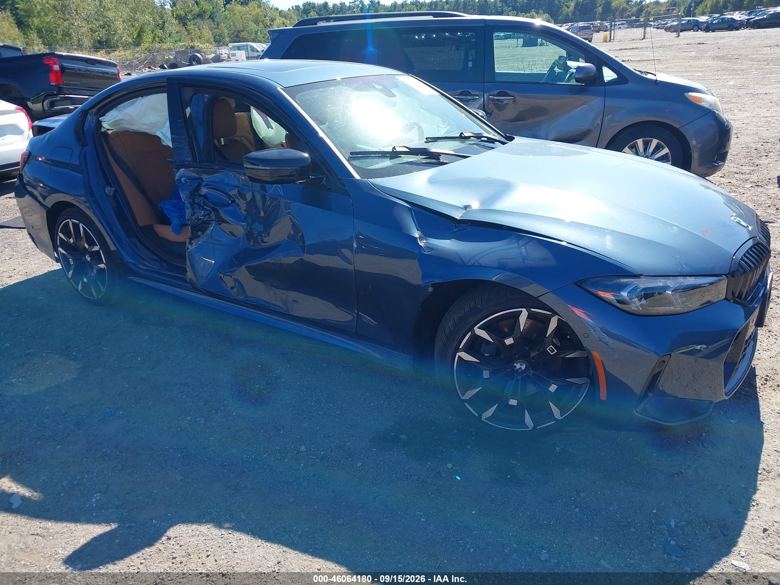 2025 BMW 3 Series VIN 3MW89CW03S8F33371 — IAAI salvage auction photo