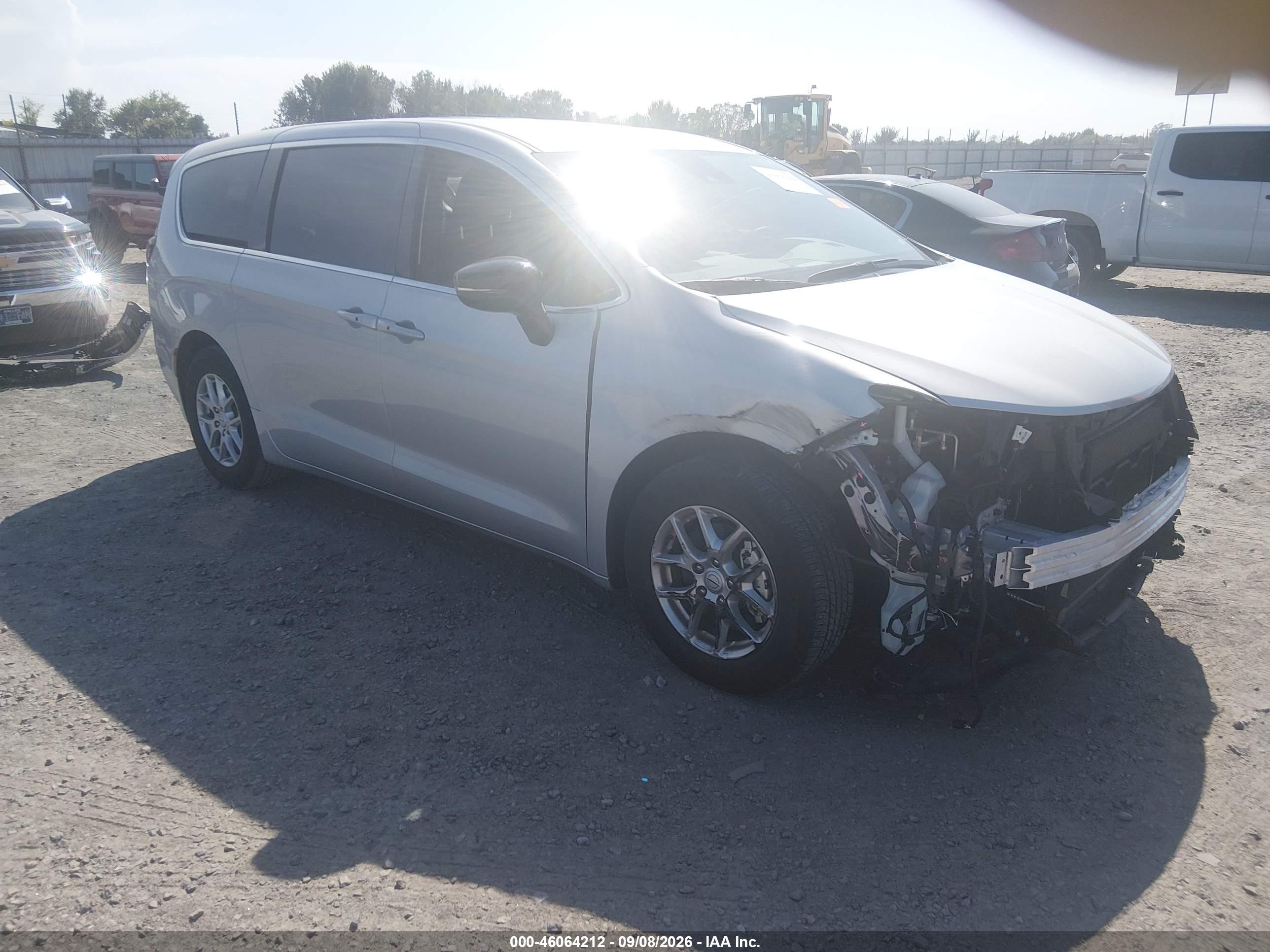 2026 Chrysler Pacifica VIN 2C4RC1BG9TR179499 IAAI salvage auction — Front End, Enterprise Vehicles Clear Only (Florida), sold $15,100 on 2026-09-11 (photo 1)
