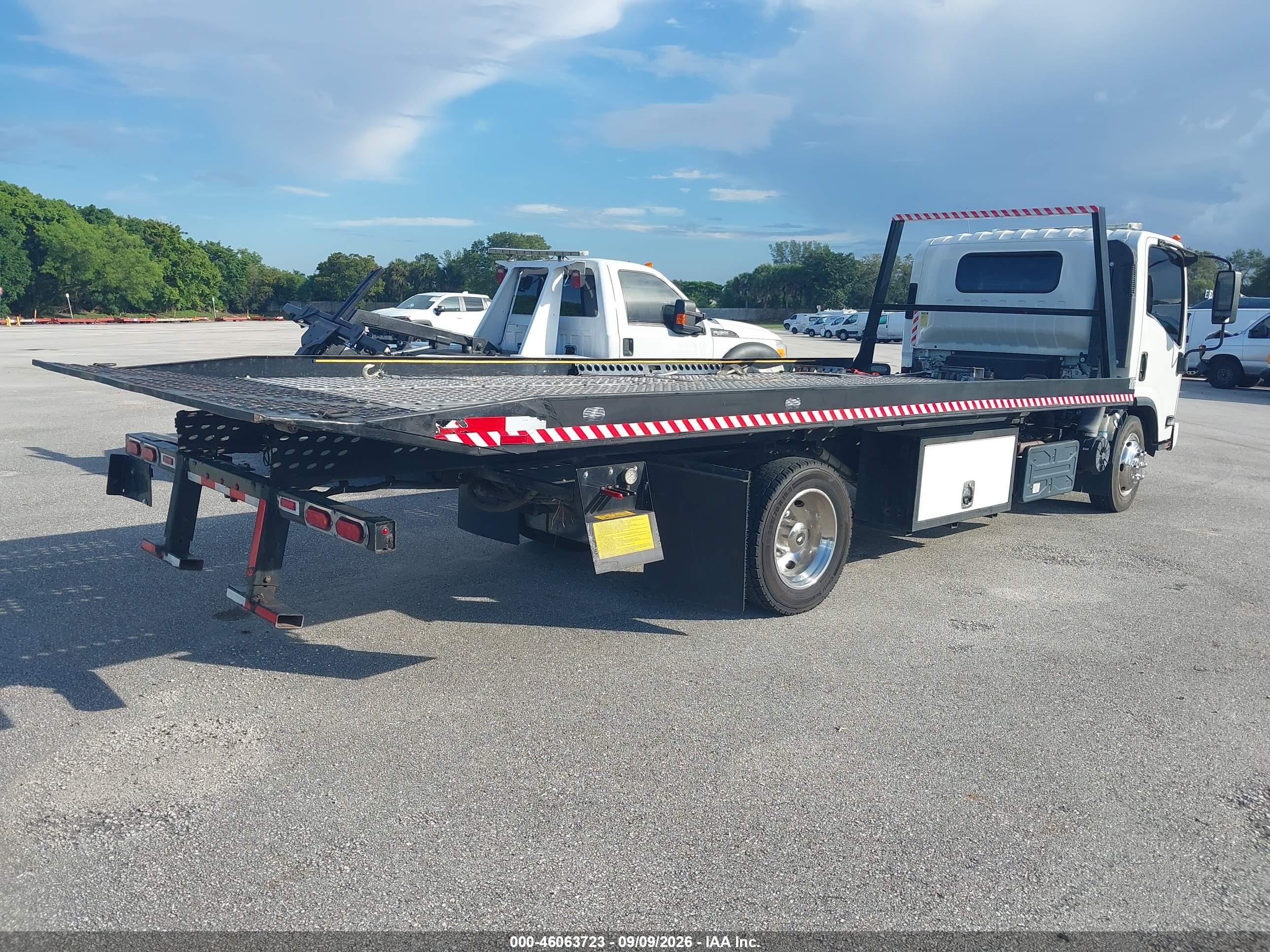 2021 Isuzu VIN JALE5W161M7301336 IAAI salvage auction — Normal Wear, Salvage (Florida), sold $14,550 on 2026-09-17 (photo 4)