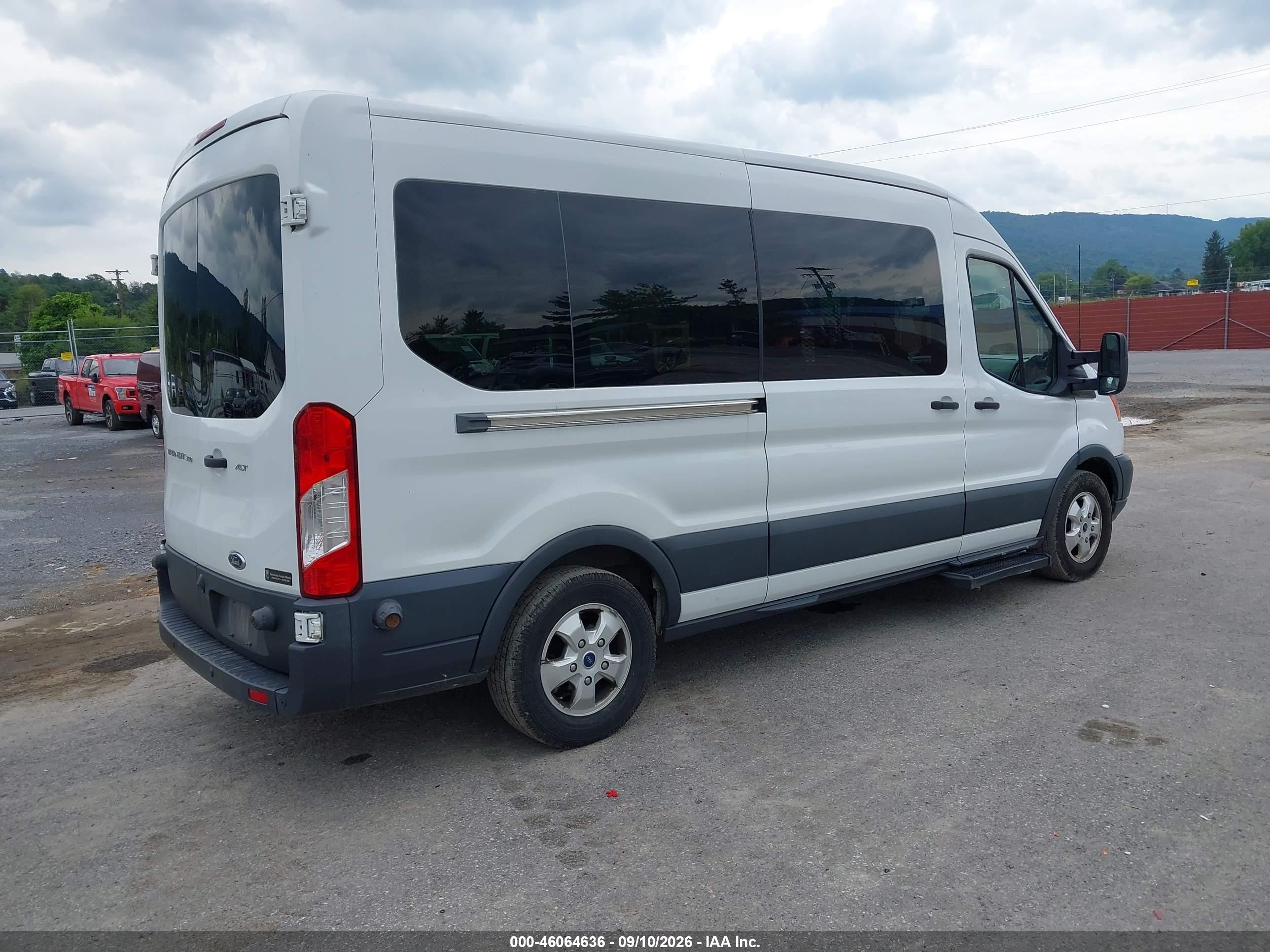 2017 Ford Transit-350 VIN 1FBZX2CM3HKA76491 IAAI salvage auction — Top/Roof, Salvage (Pennsylvania), sold $8,600 on 2026-09-25 (photo 4)