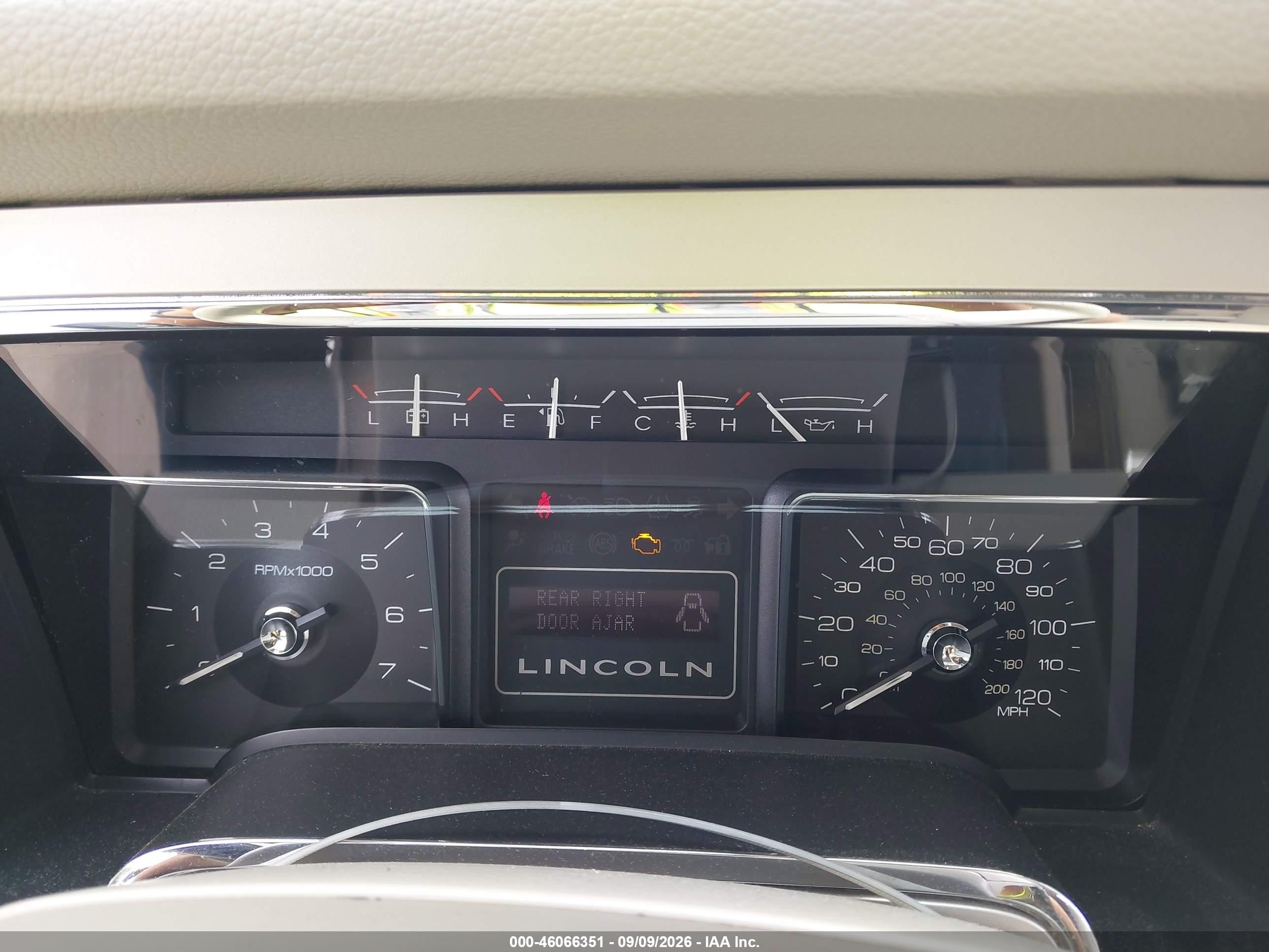 2010 Lincoln Navigator VIN 5LMJJ2J53AEJ03613 IAAI salvage auction — Rear End, Wait Title, sold $825 on 2026-09-20 (photo 7)