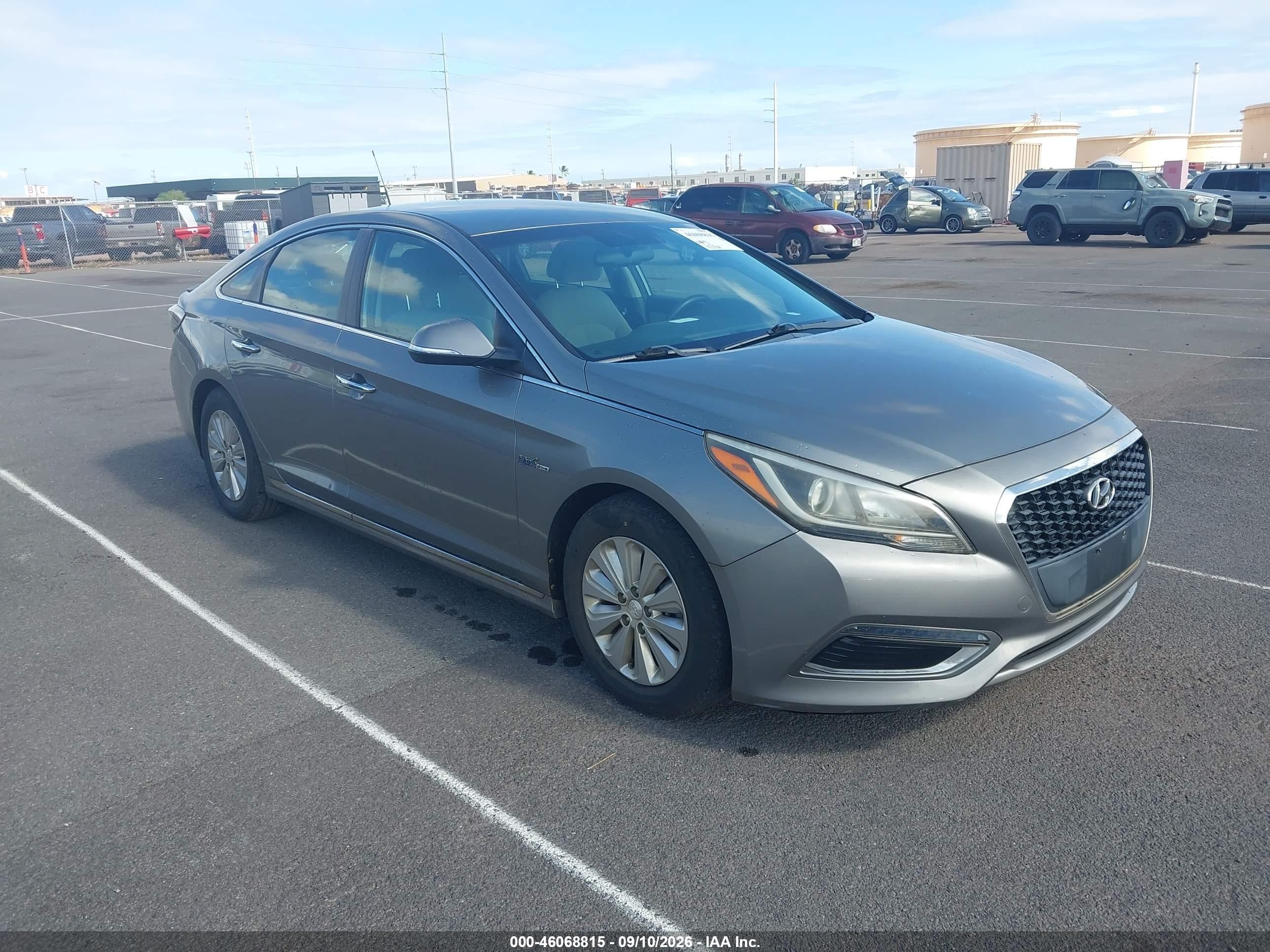 2017 Hyundai Sonata Hybrid VIN KMHE24L36HA065403 — IAAI salvage auction photo
