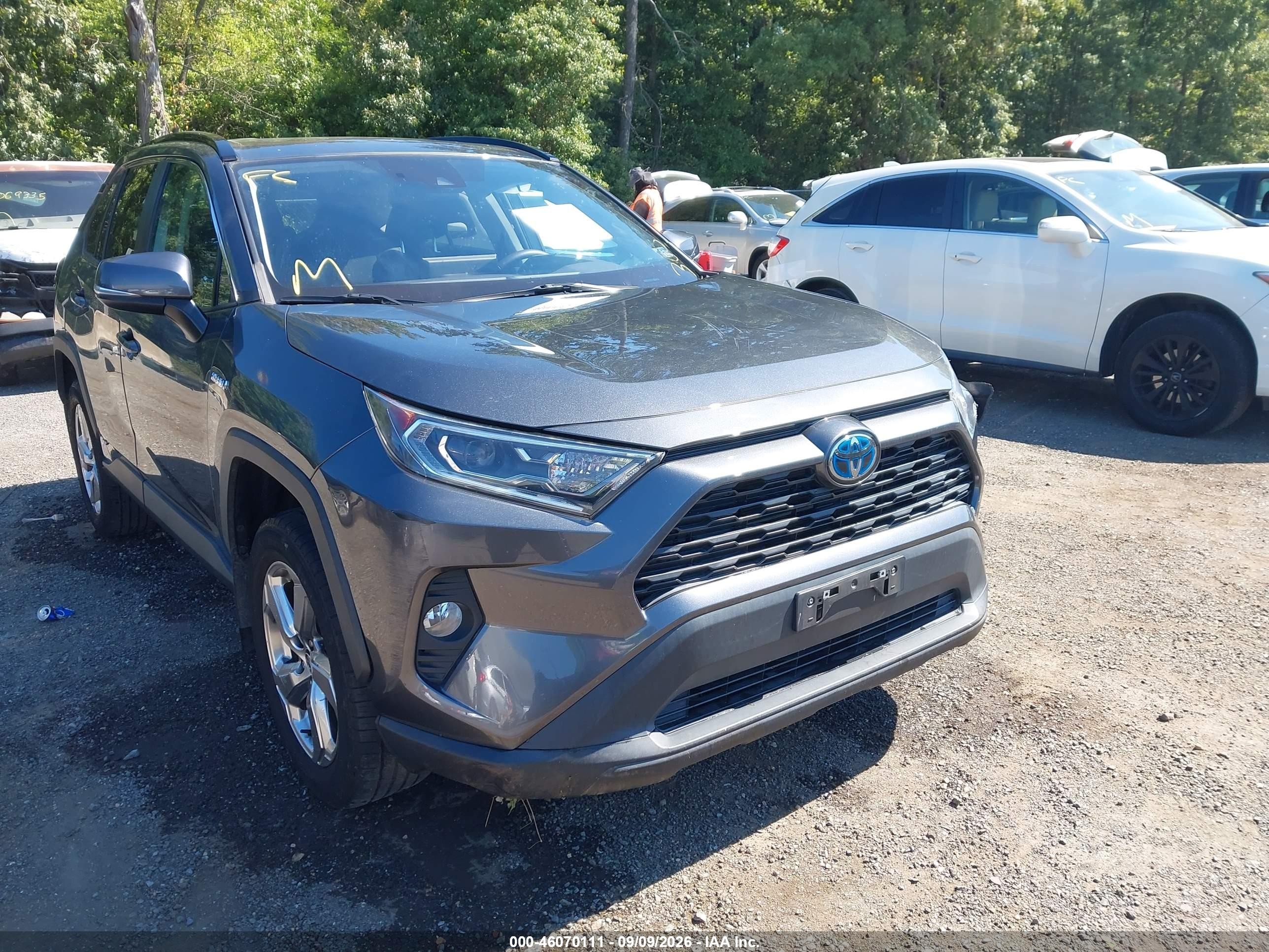 2021 Toyota RAV4 Hybrid VIN 4T3B6RFV3MU041528 — IAAI salvage auction photo