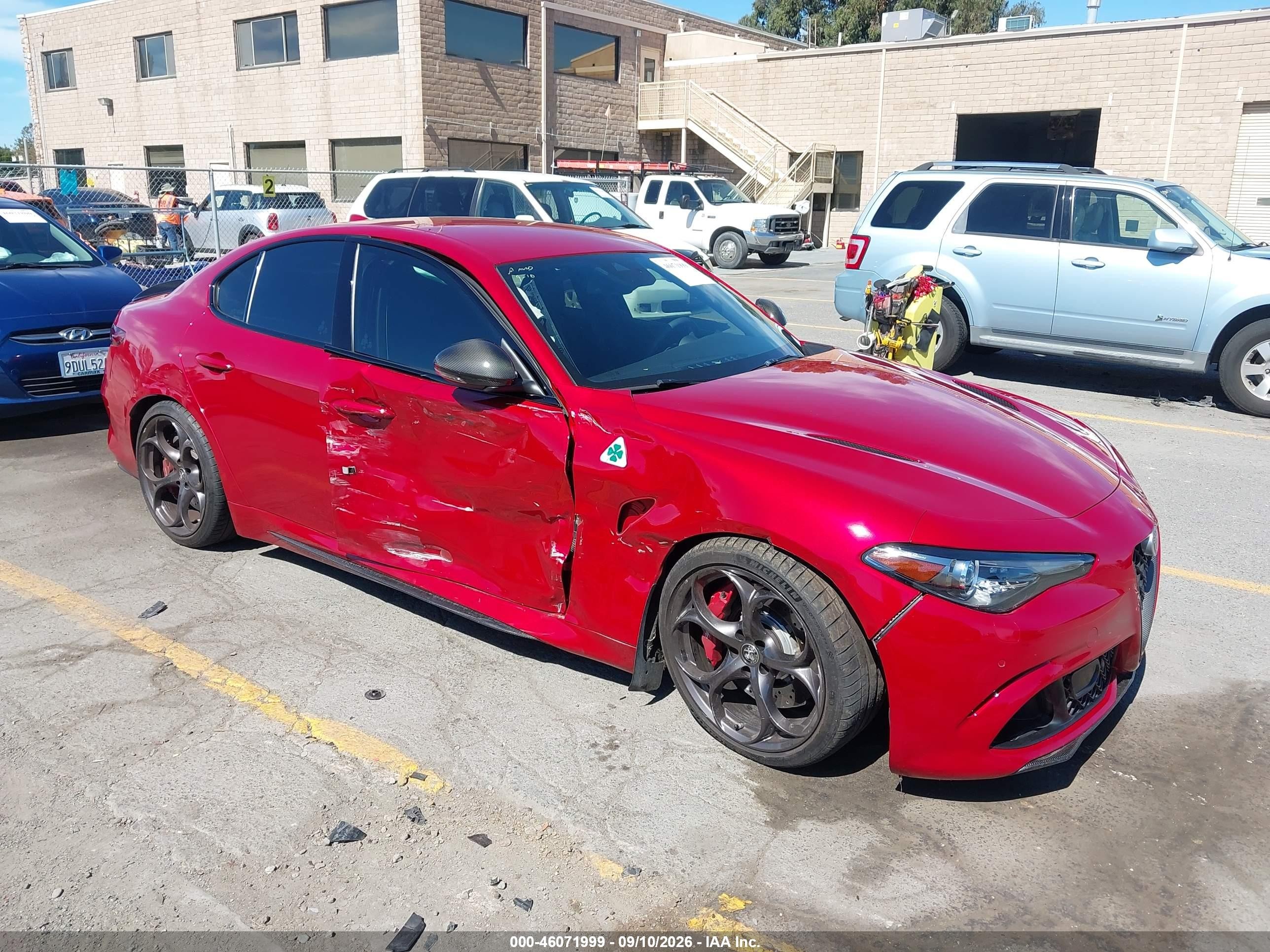 2019 Alfa romeo Giulia VIN ZARFAMEV0K7602917 IAAI salvage auction — Side, Salvage (California), sold $14,700 on 2026-09-29 (photo 1)