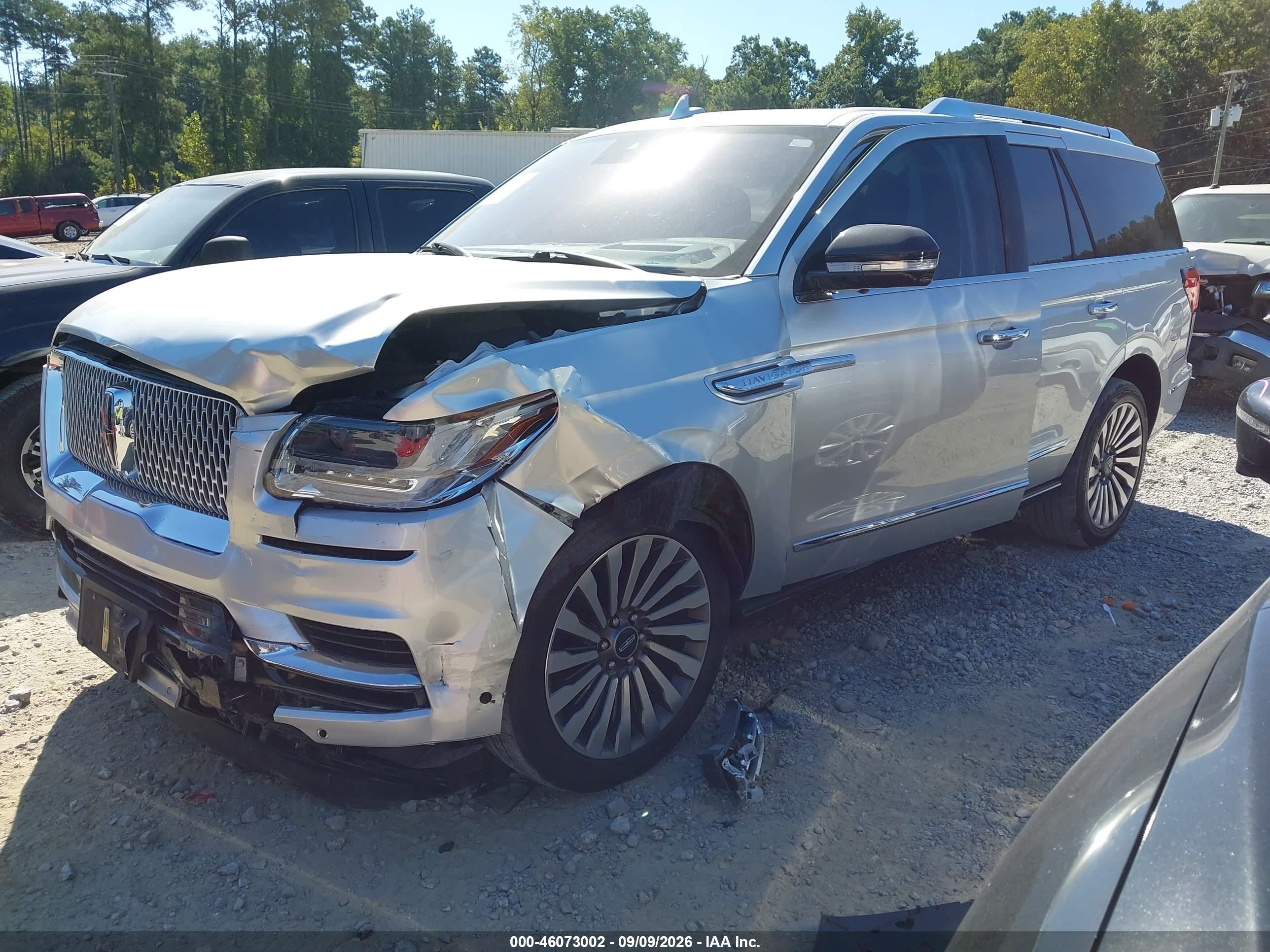2019 Lincoln Navigator VIN 5LMJJ2LT0KEL25636 IAAI salvage auction — Front End, Salvage (Georgia), sold $9,500 on 2026-10-07 (photo 2)