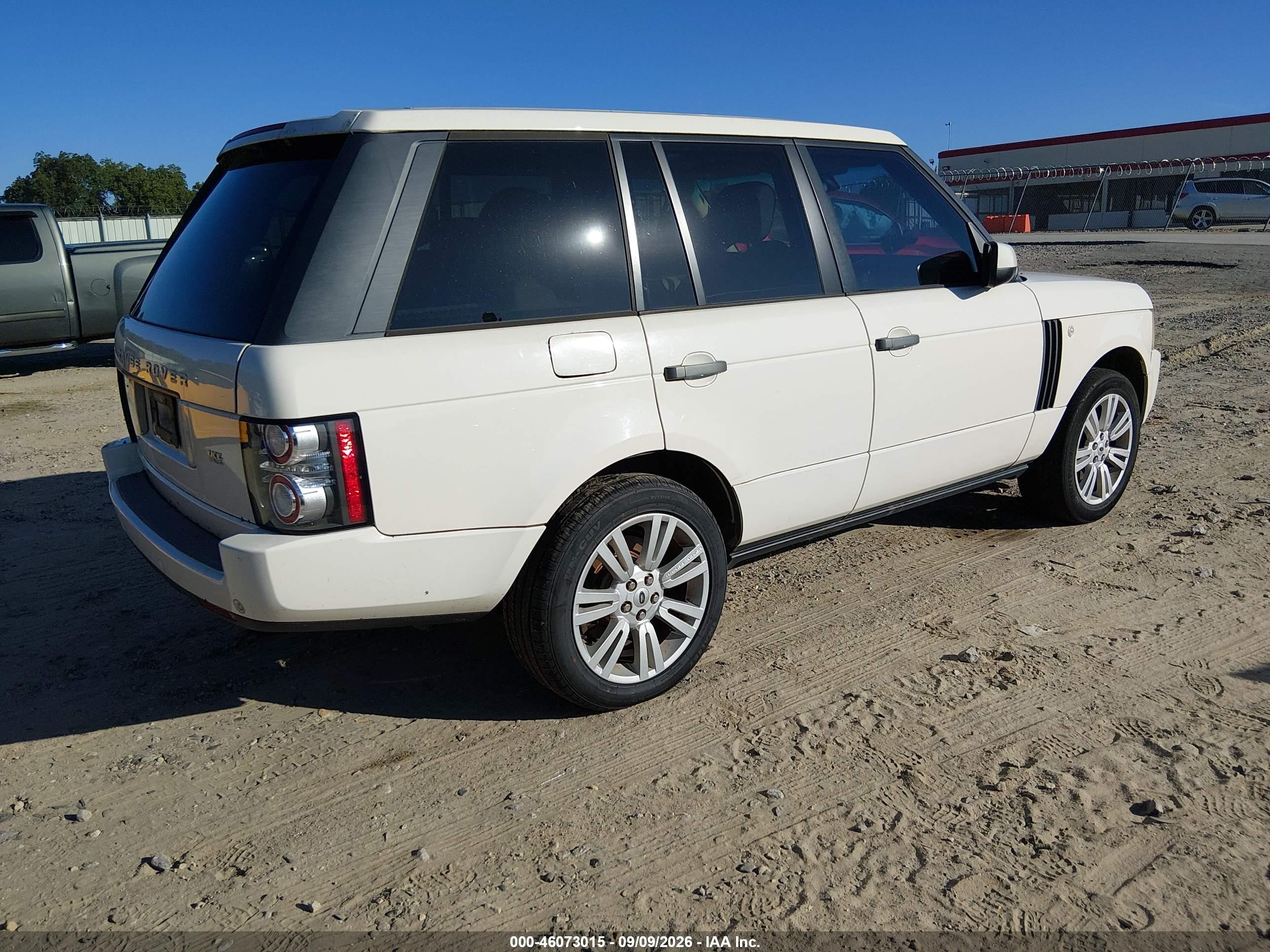 2010 Land Rover Range Rover VIN SALMF1D4XAA311135 IAAI salvage auction — Unknown, Clear (Tennessee), sold $700 on 2026-09-14 (photo 4)