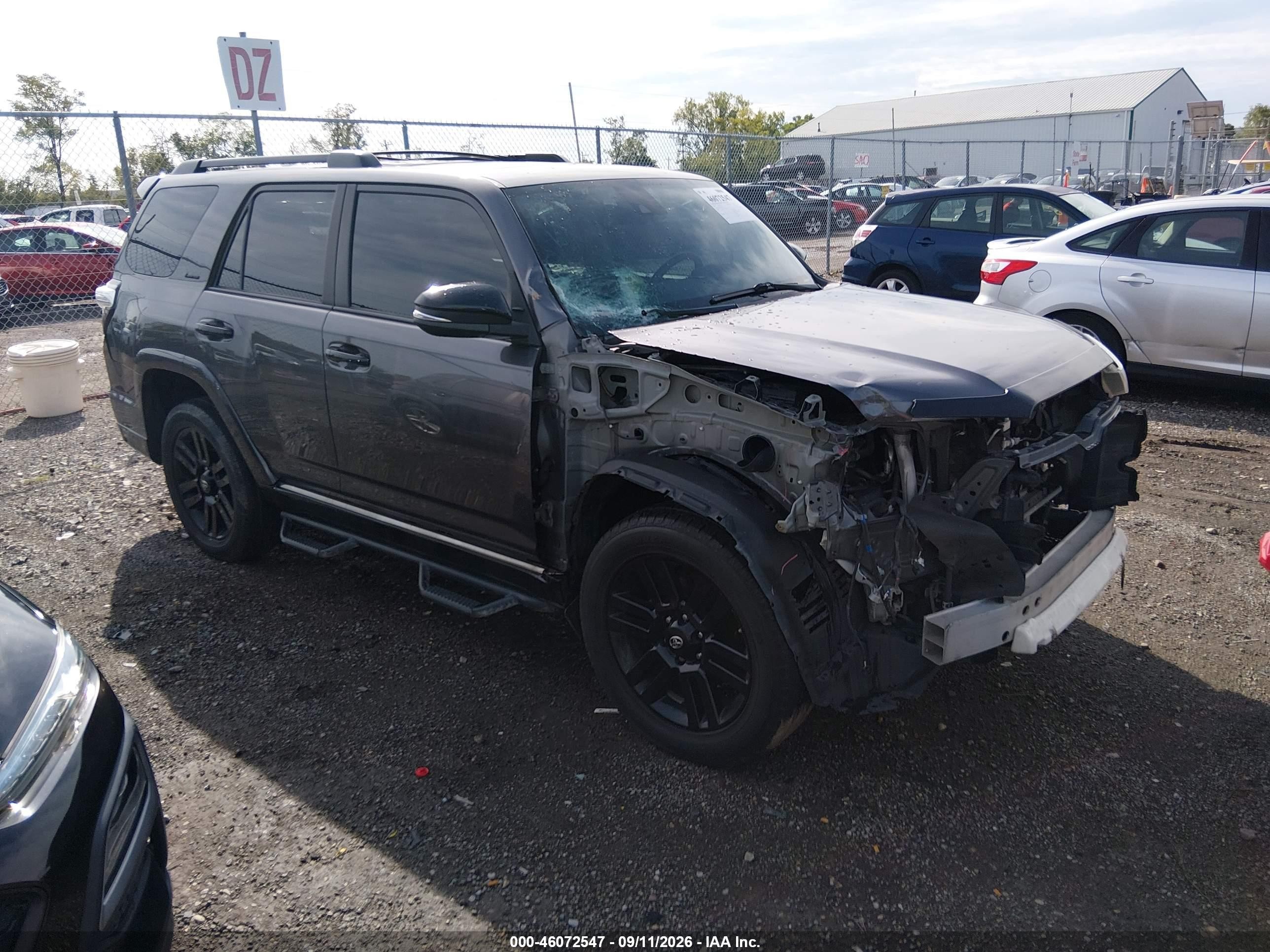 2020 Toyota 4Runner VIN JTEBU5JR2L5808120 — IAAI salvage auction photo