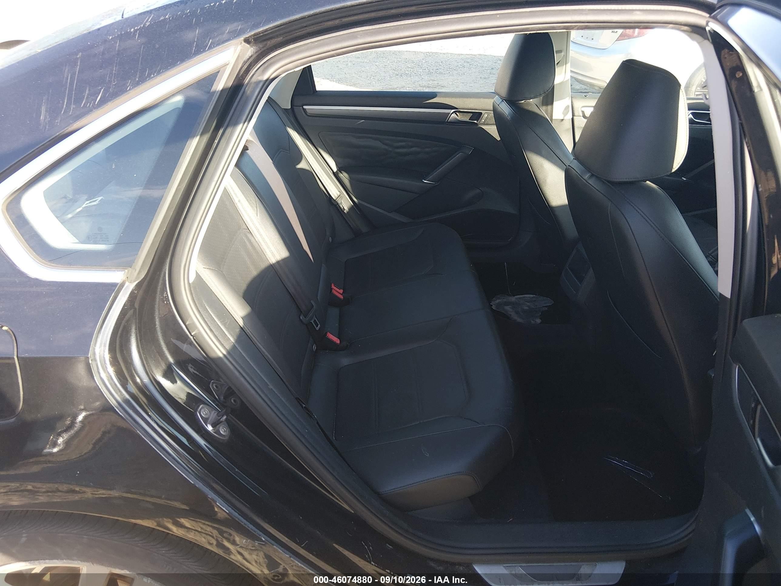 2017 Volkswagen Passat VIN 1VWDT7A34HC018535 IAAI salvage auction — Transmission Damage, Clear (Georgia), sold $1,600 on 2026-09-14 (photo 8)