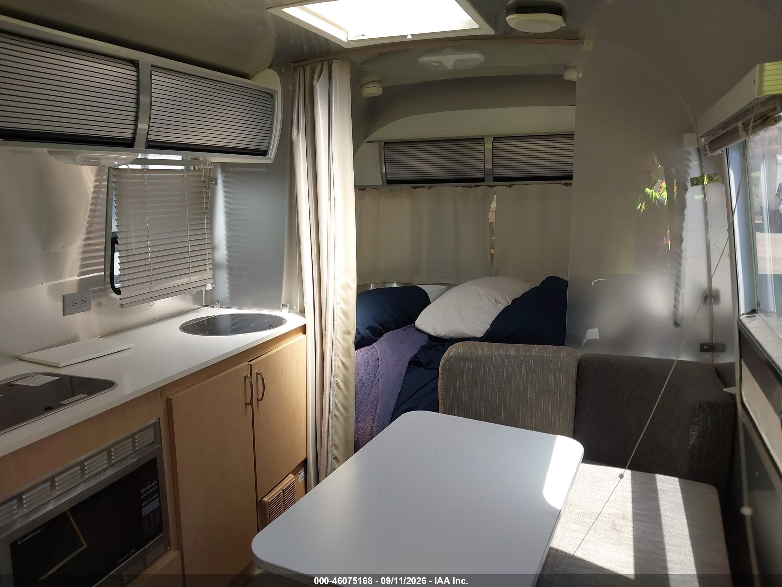 2012 Airstream Sport VIN 1STVRTF12CJ525977 IAAI salvage auction — Rear End, Salvage (California), sold $6,000 on 2026-09-28 (photo 5)