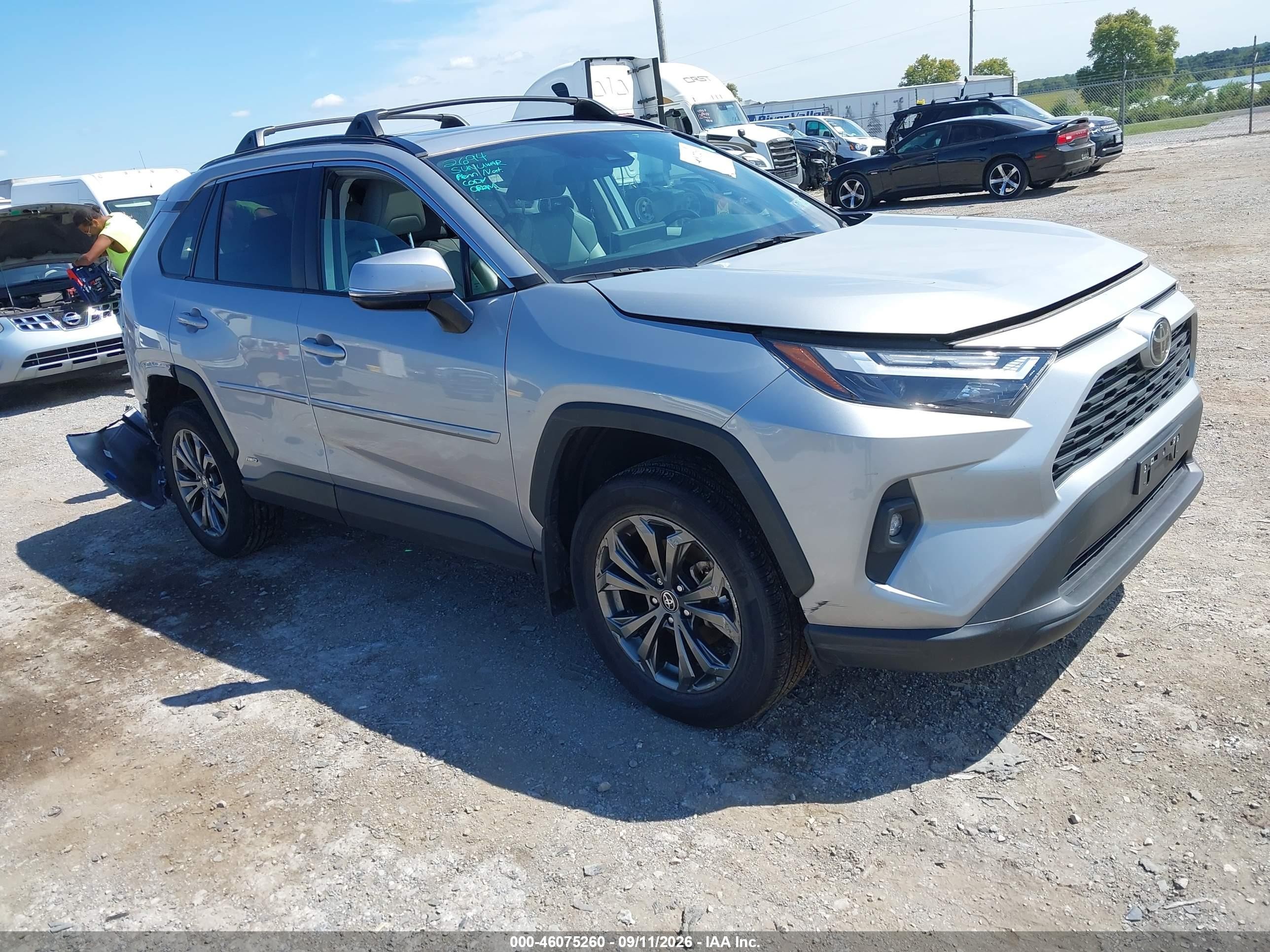 2025 Toyota RAV4 Hybrid VIN 2T3B6RFV5SW086368 — IAAI salvage auction photo