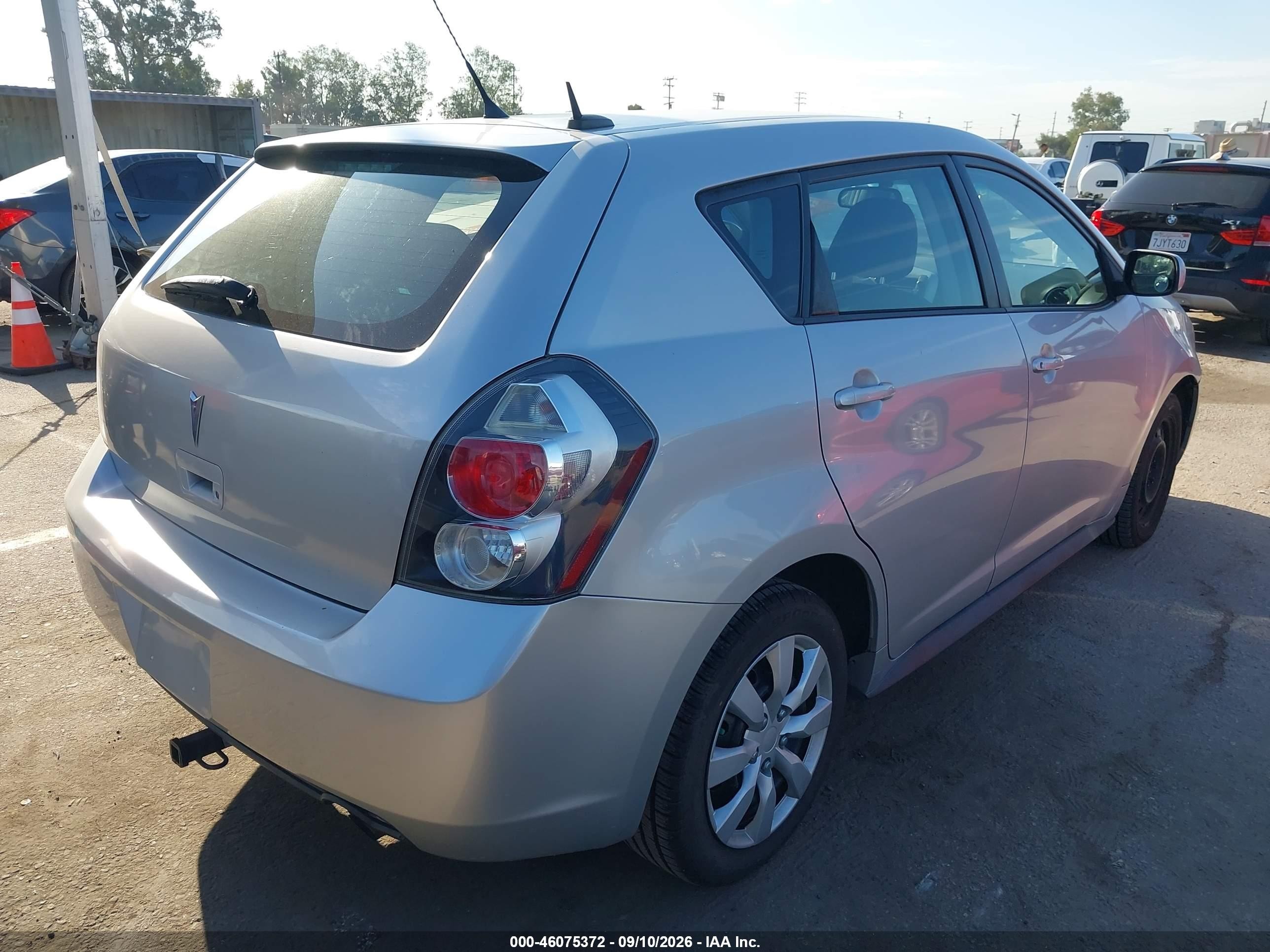 2009 Pontiac Vibe VIN 5Y2SP678X9Z466305 IAAI salvage auction — Side, Salvage (California), sold $725 on 2026-09-18 (photo 4)
