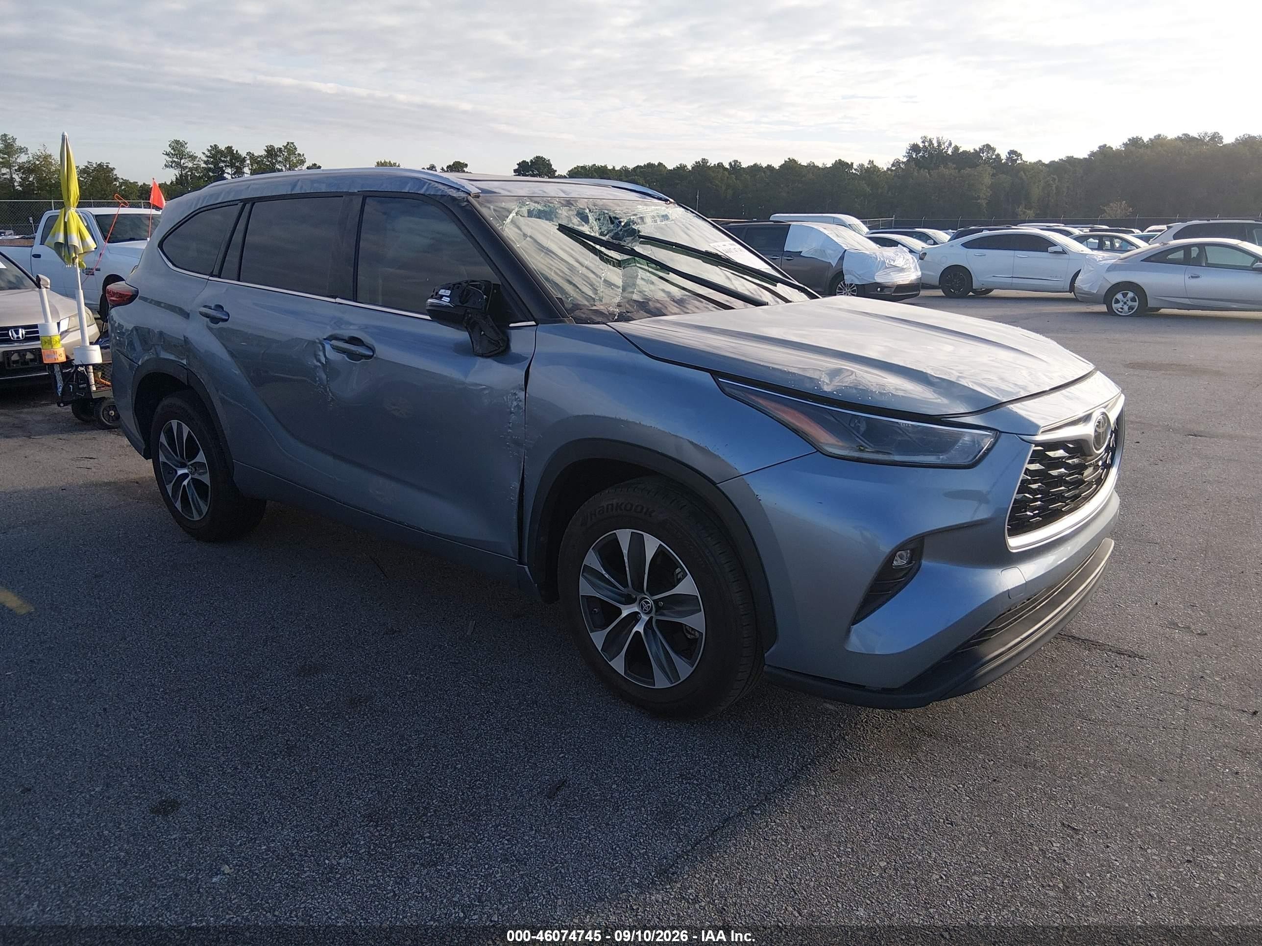 2021 Toyota Highlander VIN 5TDHZRAH3MS076610 — IAAI salvage auction photo