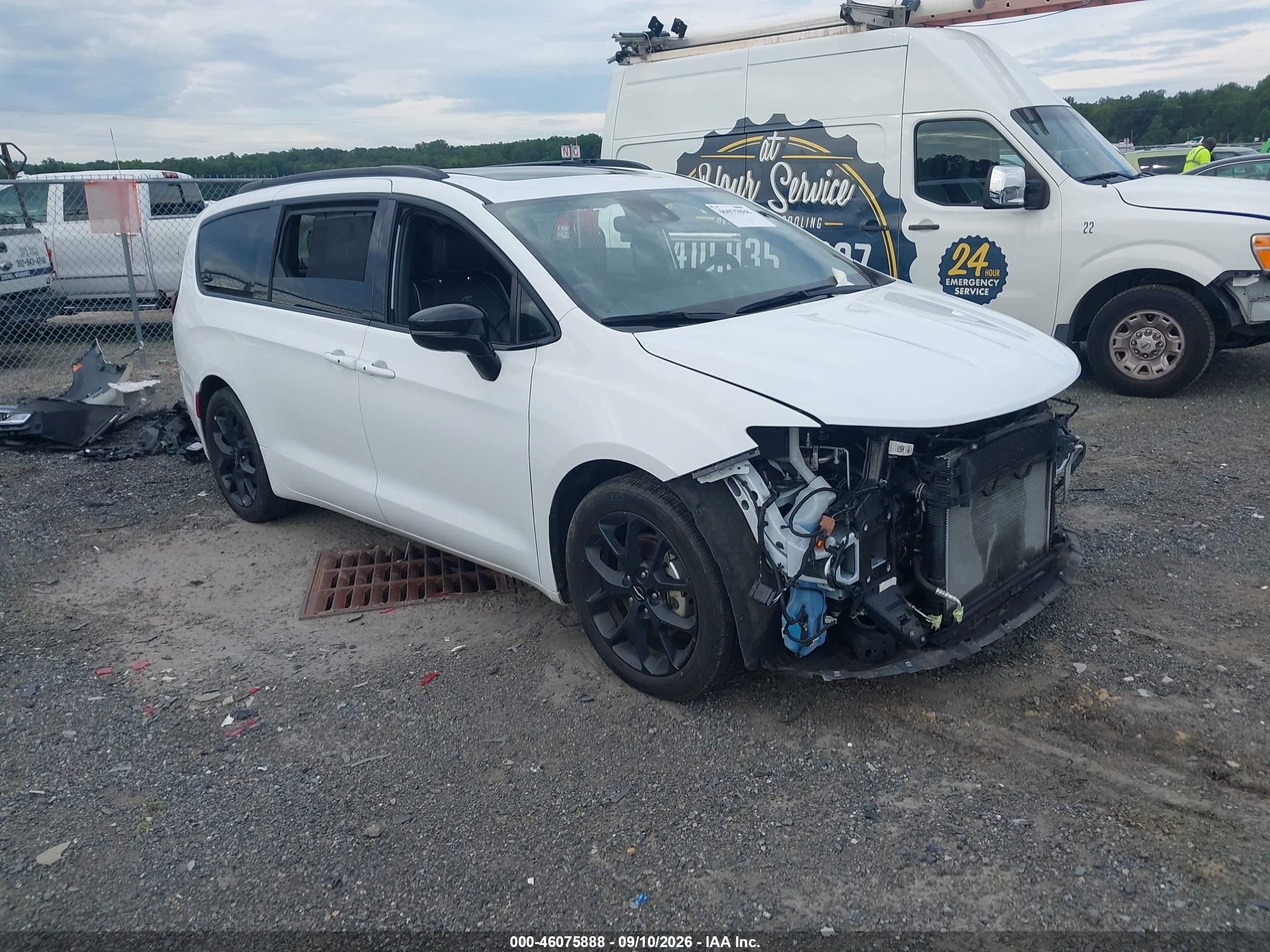 2025 Chrysler Pacifica VIN 2C4RC1GG2SR535217 IAAI salvage auction — Front End, Enterprise Vehicles Clear Only (Texas), sold $17,350 on 2026-09-11 (photo 1)