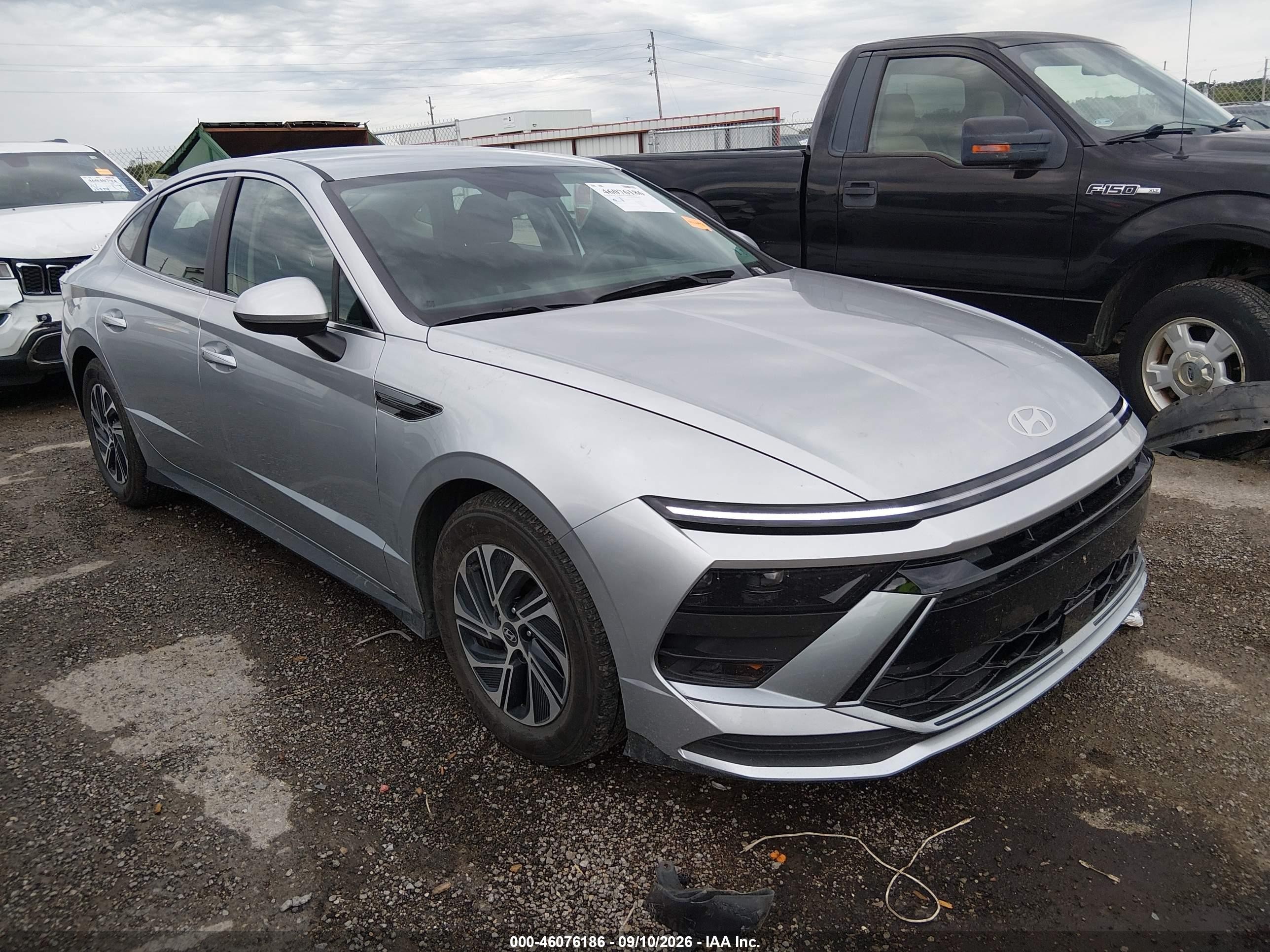 2026 Hyundai Sonata Hybrid VIN KMHL24JJ2TA146206 — IAAI salvage auction photo
