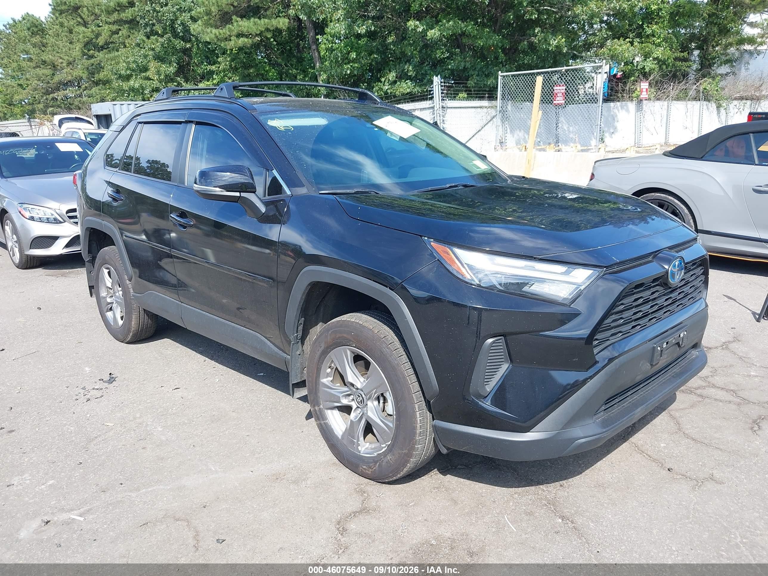 2024 Toyota RAV4 Hybrid VIN 2T3RWRFV3RW199227 — IAAI salvage auction photo