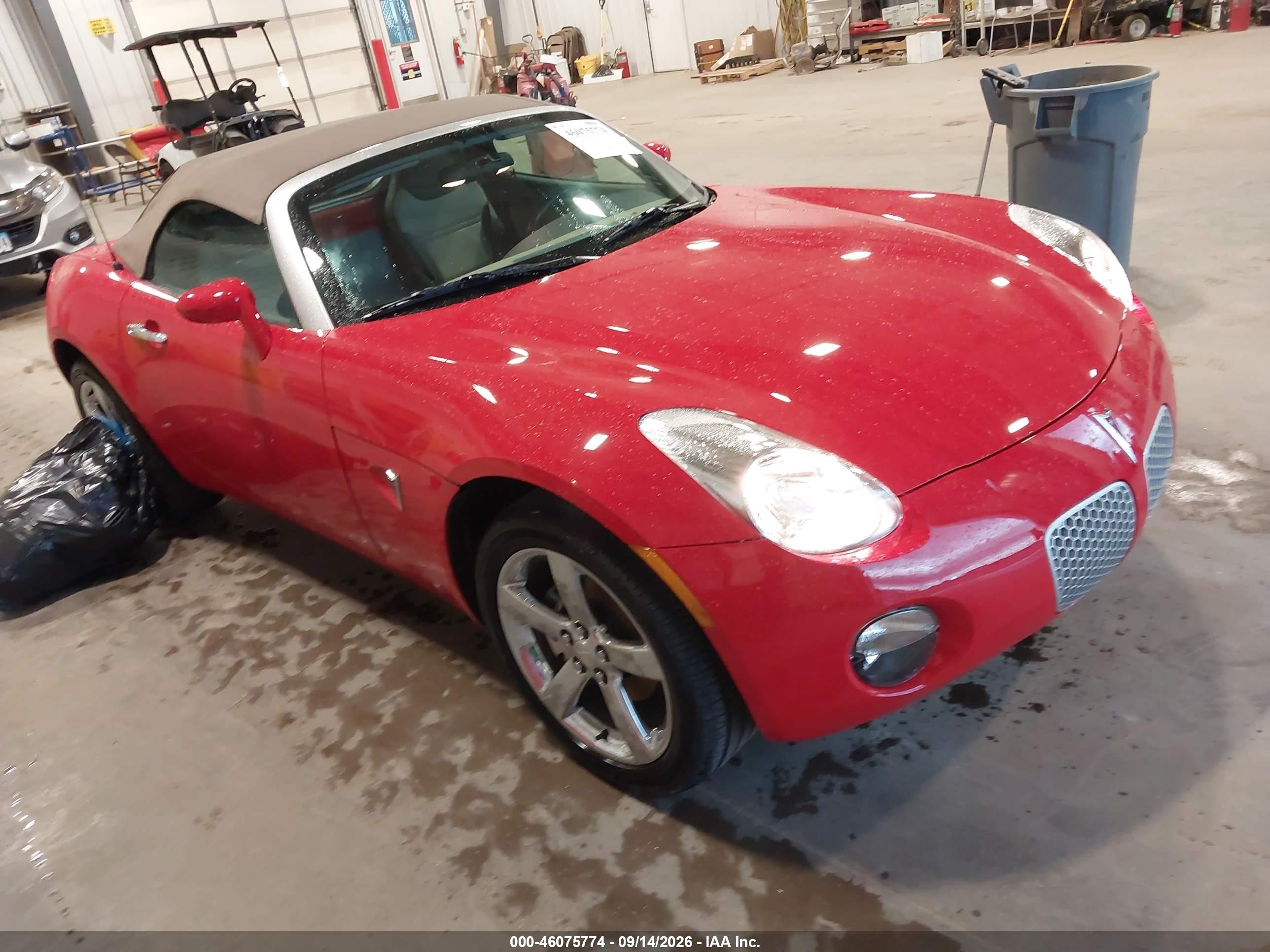 2007 Pontiac Solstice VIN 1G2MB35B07Y115043 — IAAI salvage auction photo