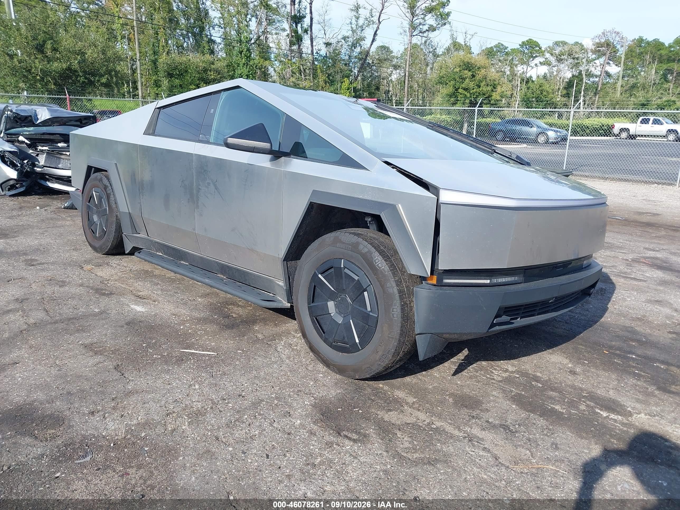 2024 Tesla Cybertruck VIN 7G2CEHED6RA053707 — IAAI salvage auction photo