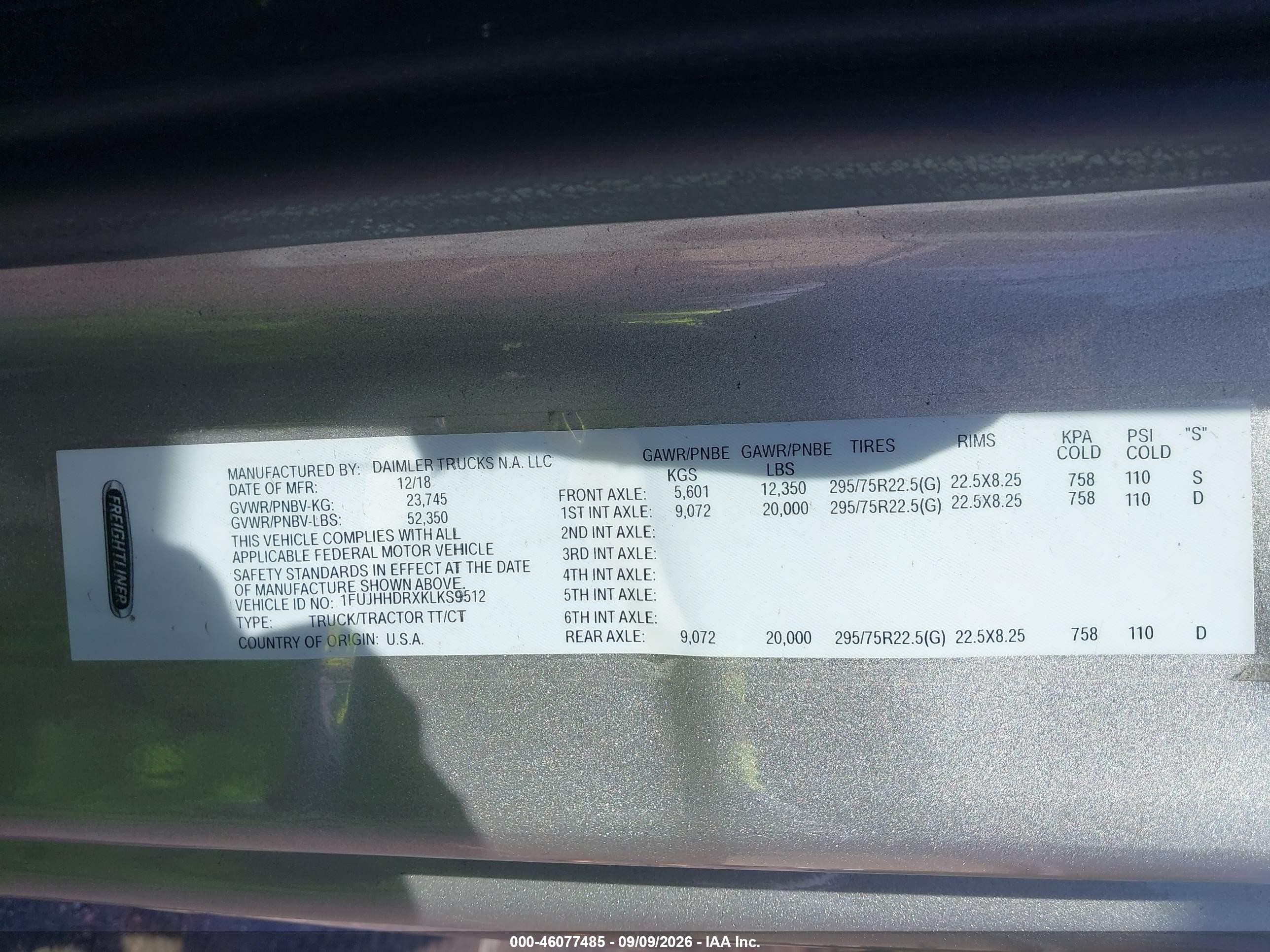 2019 Freightliner New Cascadia 126 VIN 1FUJHHDRXKLKS9512 IAAI salvage auction — Side, Clear (Virginia), sold $15,000 on 2026-09-22 (photo 8)