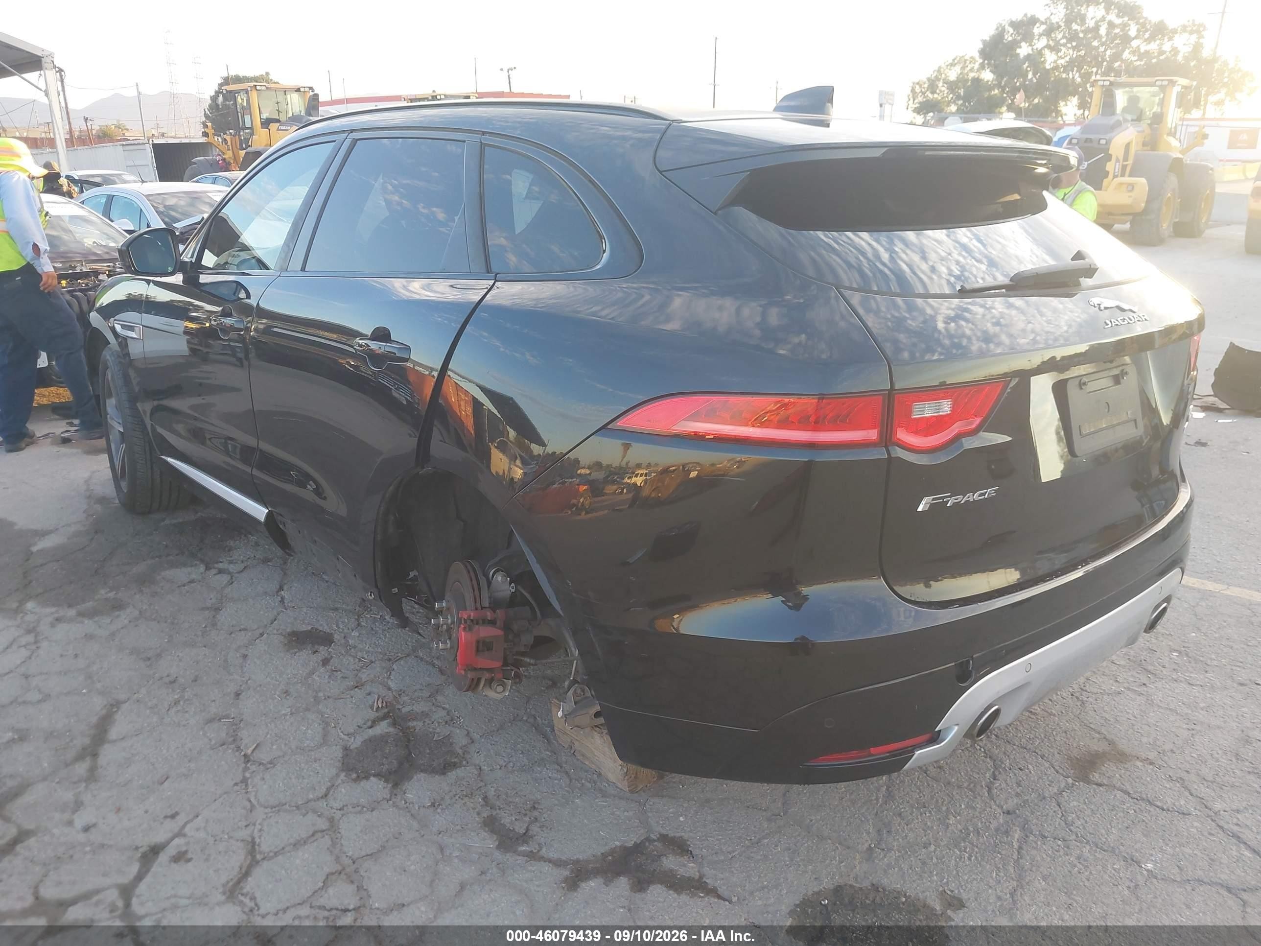 2019 Jaguar F-Pace VIN SADCM2FV0KA369426 IAAI salvage auction — Side, Salvage (California), sold $8,100 on 2026-09-14 (photo 3)