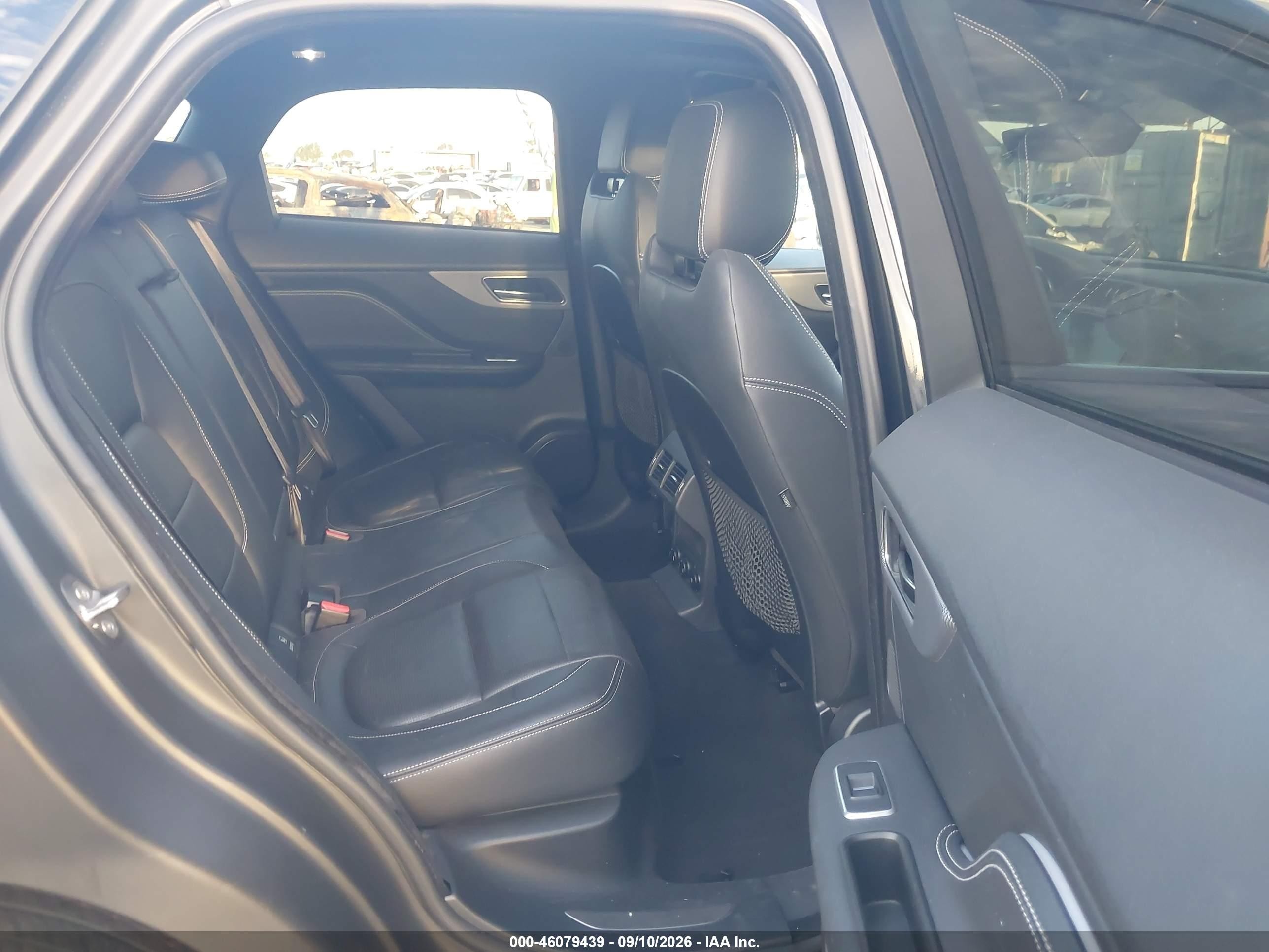 2019 Jaguar F-Pace VIN SADCM2FV0KA369426 IAAI salvage auction — Side, Salvage (California), sold $8,100 on 2026-09-14 (photo 8)