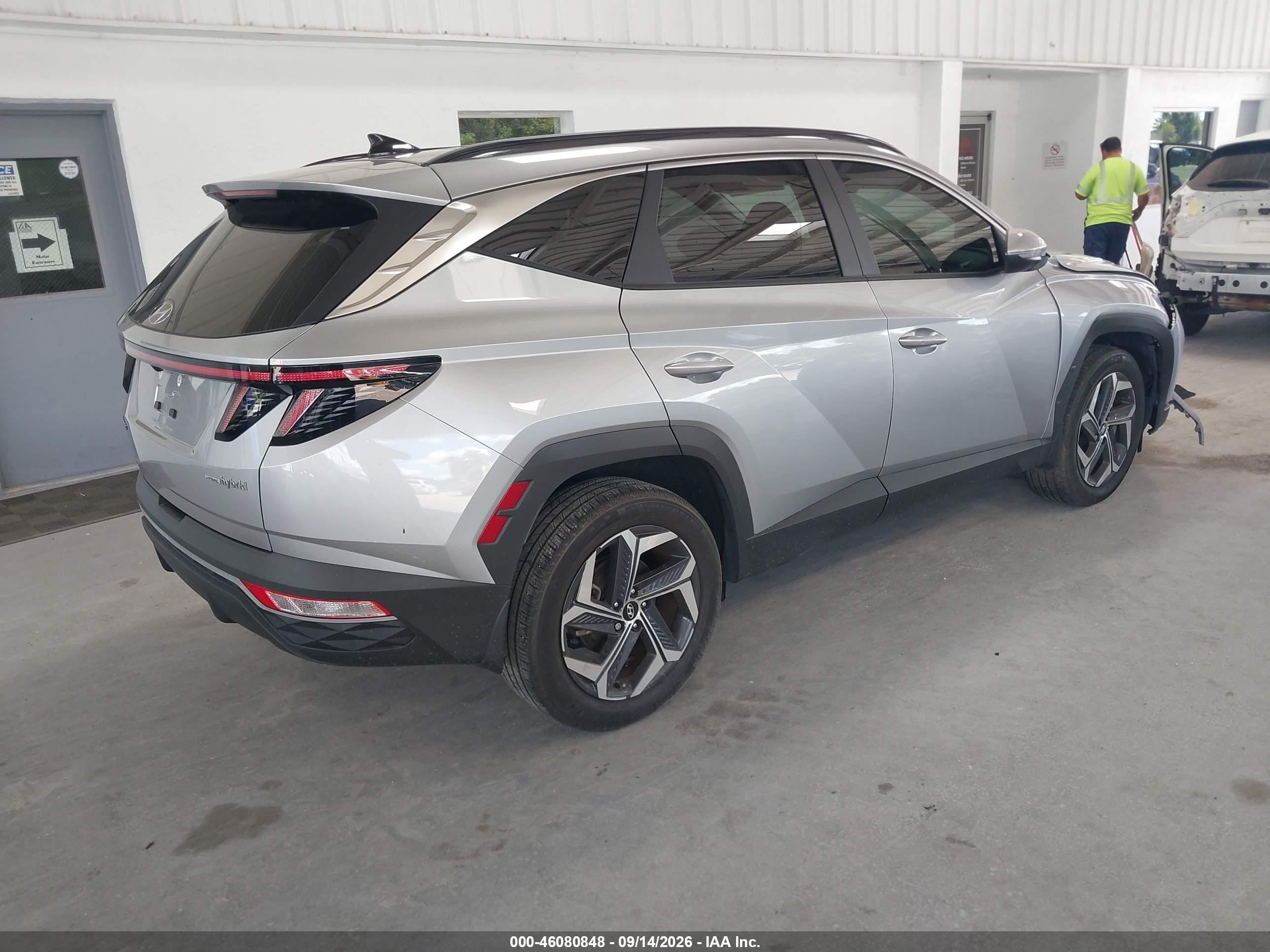 2024 Hyundai Tucson VIN KM8JCCD19RU193590 IAAI salvage auction — Front End, Certificate Of Destruction (Florida), sold $11,400 on 2026-10-07 (photo 4)