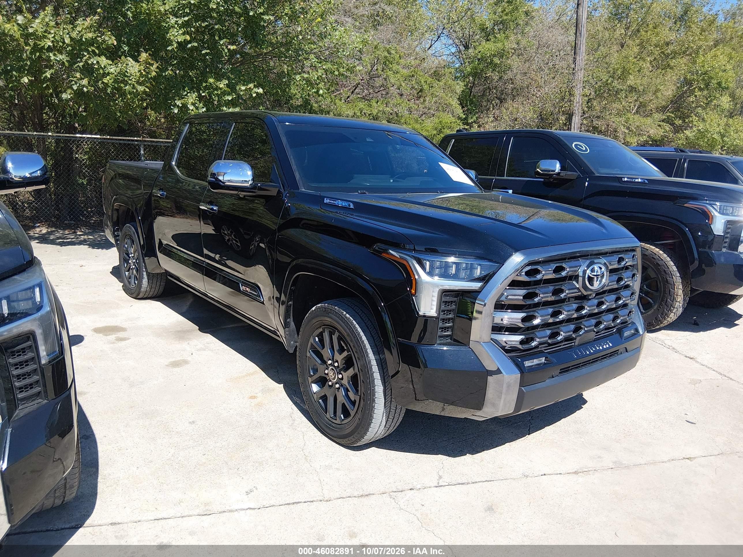 2025 Toyota Tundra VIN 5TFMC5DB2SX101133 — IAAI salvage auction photo