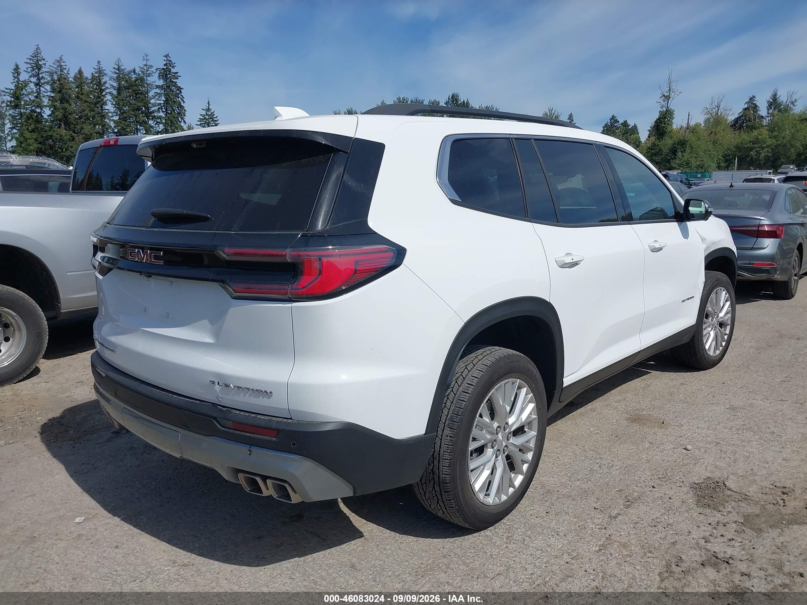 2026 GMC Acadia VIN 1GKENNKS1TJ362165 IAAI salvage auction — Side, Enterprise Vehicles Clear Only (Oregon), sold $26,250 on 2026-09-14 (photo 4)