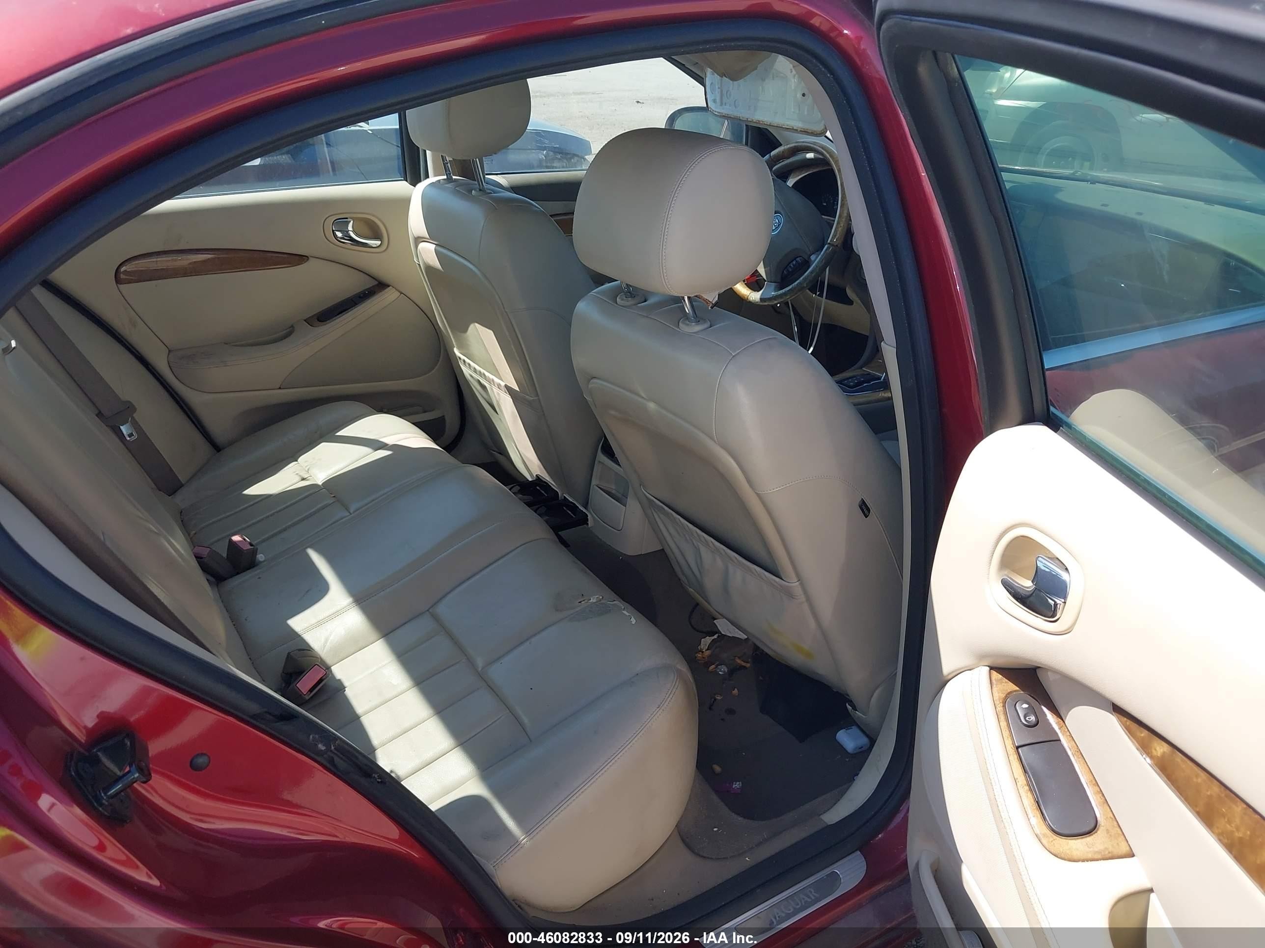 2004 Jaguar S-Type VIN SAJEA01T84FM95435 IAAI salvage auction — Normal Wear, Original (Texas), sold $450 on 2026-10-07 (photo 8)