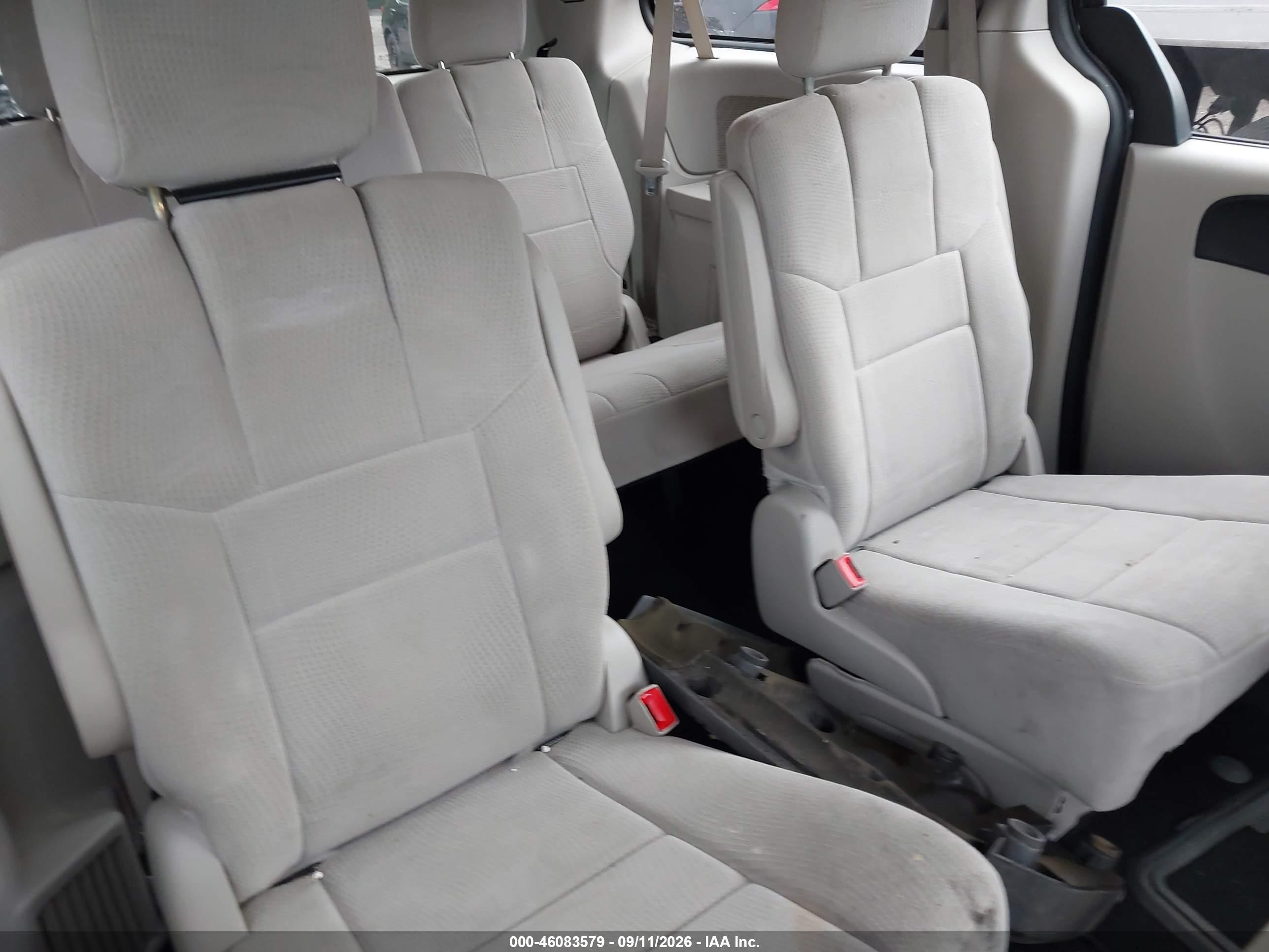 2013 Dodge Grand caravan VIN 2C4RDGCG4DR726341 IAAI salvage auction — Normal Wear, Clear (Maryland), sold $650 on 2026-10-03 (photo 8)
