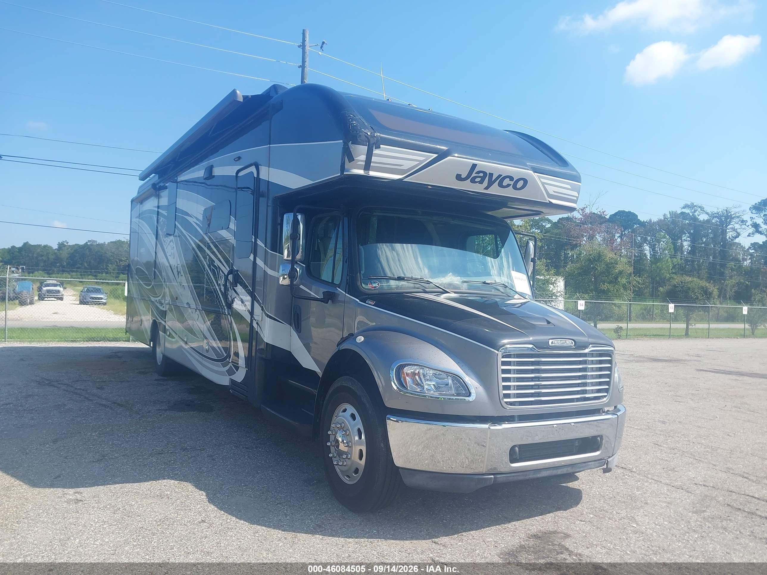 2021 Freightliner Chassis VIN 4UZADVFC3MCMX2328 — IAAI salvage auction photo