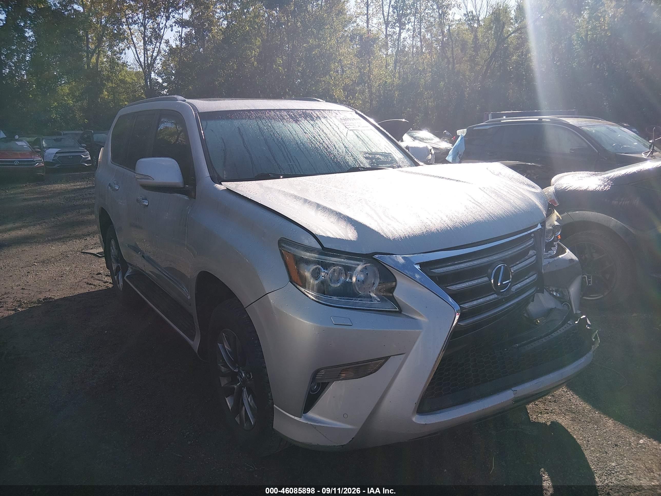 2014 Lexus GX 460 VIN JTJJM7FX9E5090360 — IAAI salvage auction photo
