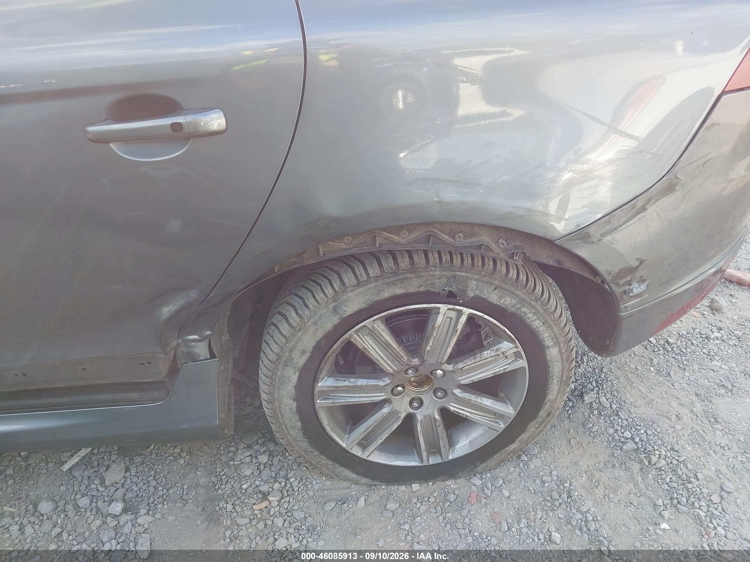2017 Volvo Xc60 VIN YV440MDU8H2085835 IAAI salvage auction — Side, Salvage (Georgia), sold $3,600 on 2026-10-02 (photo 6)