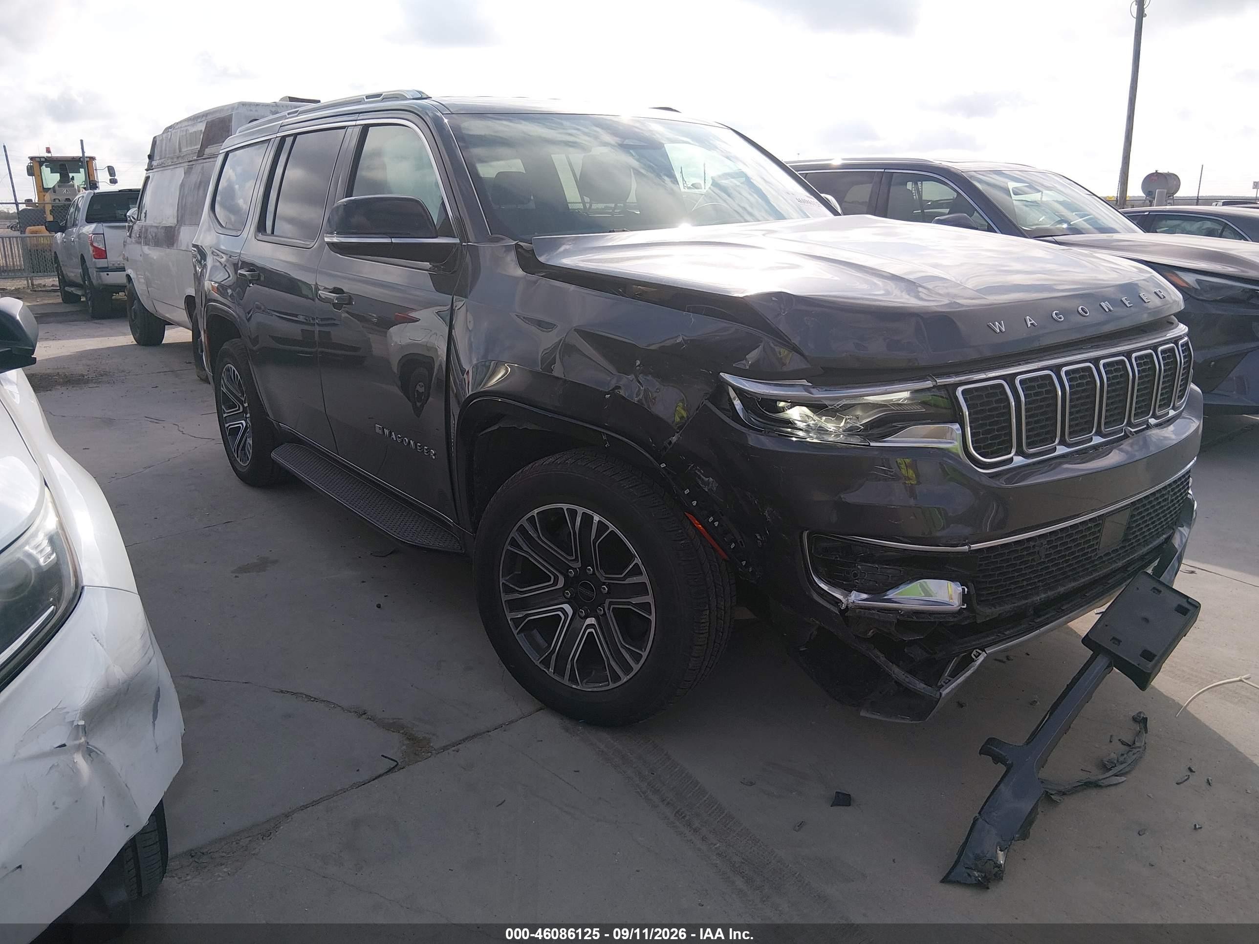 2025 Jeep Wagoneer VIN 1C4SJVBP5SS541078 — IAAI salvage auction photo
